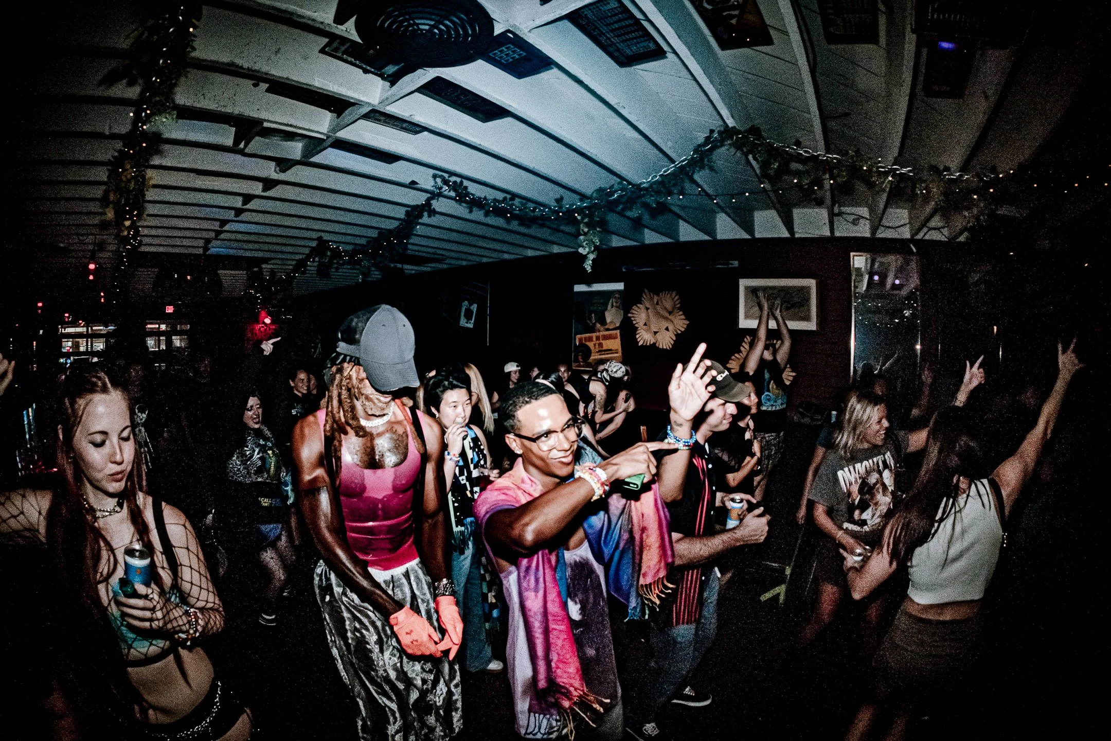 crowd81.jpg