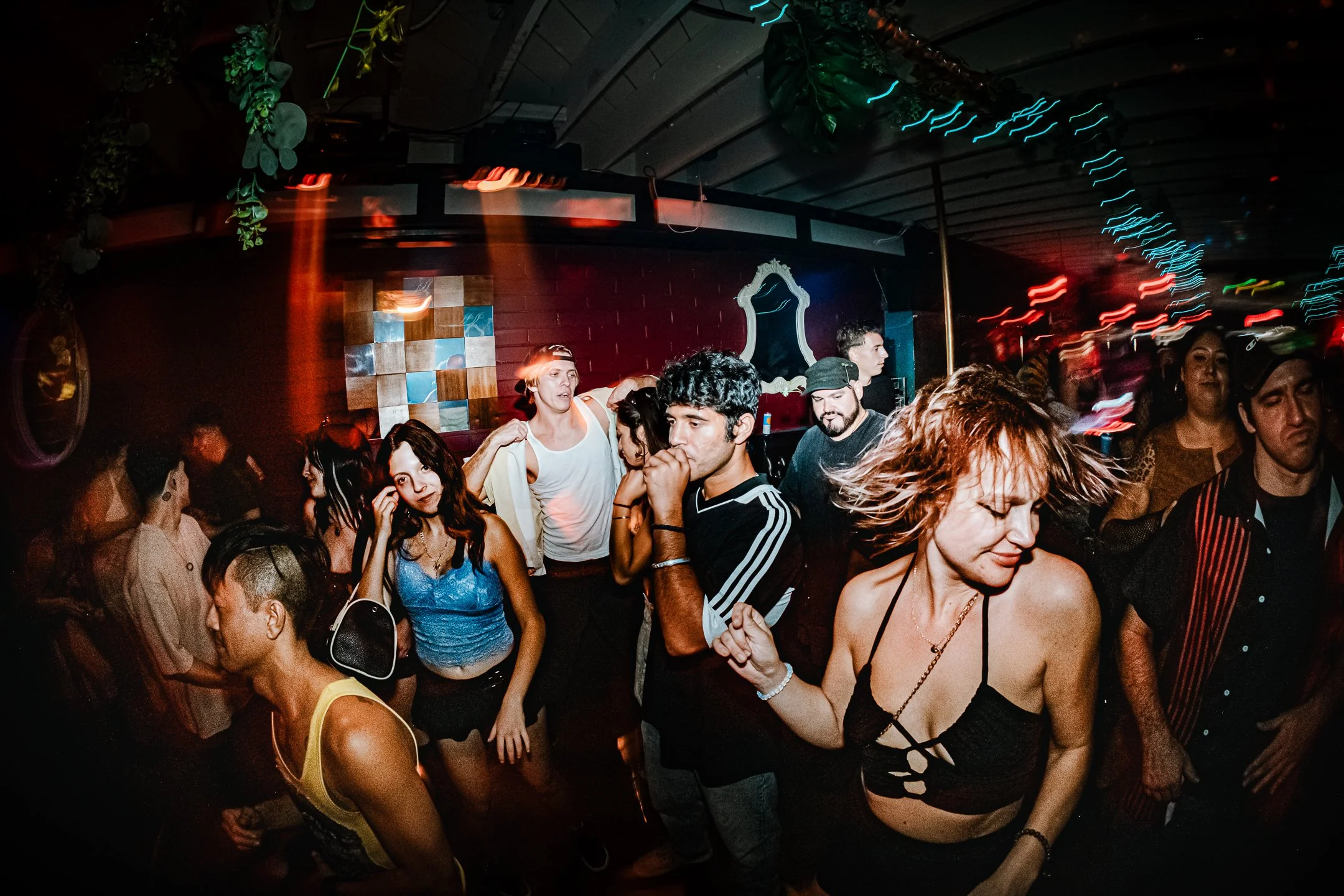 crowd5.jpg