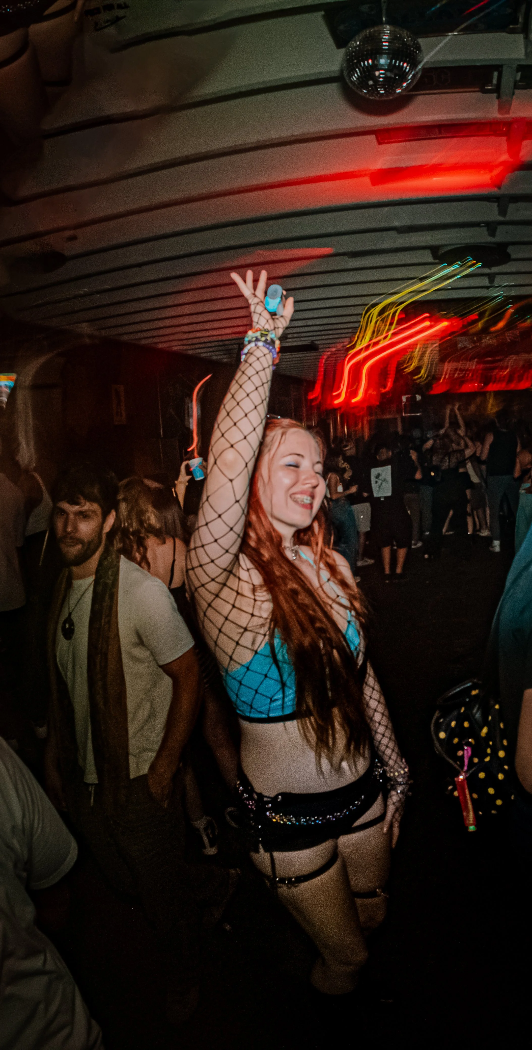 crowd1.jpg