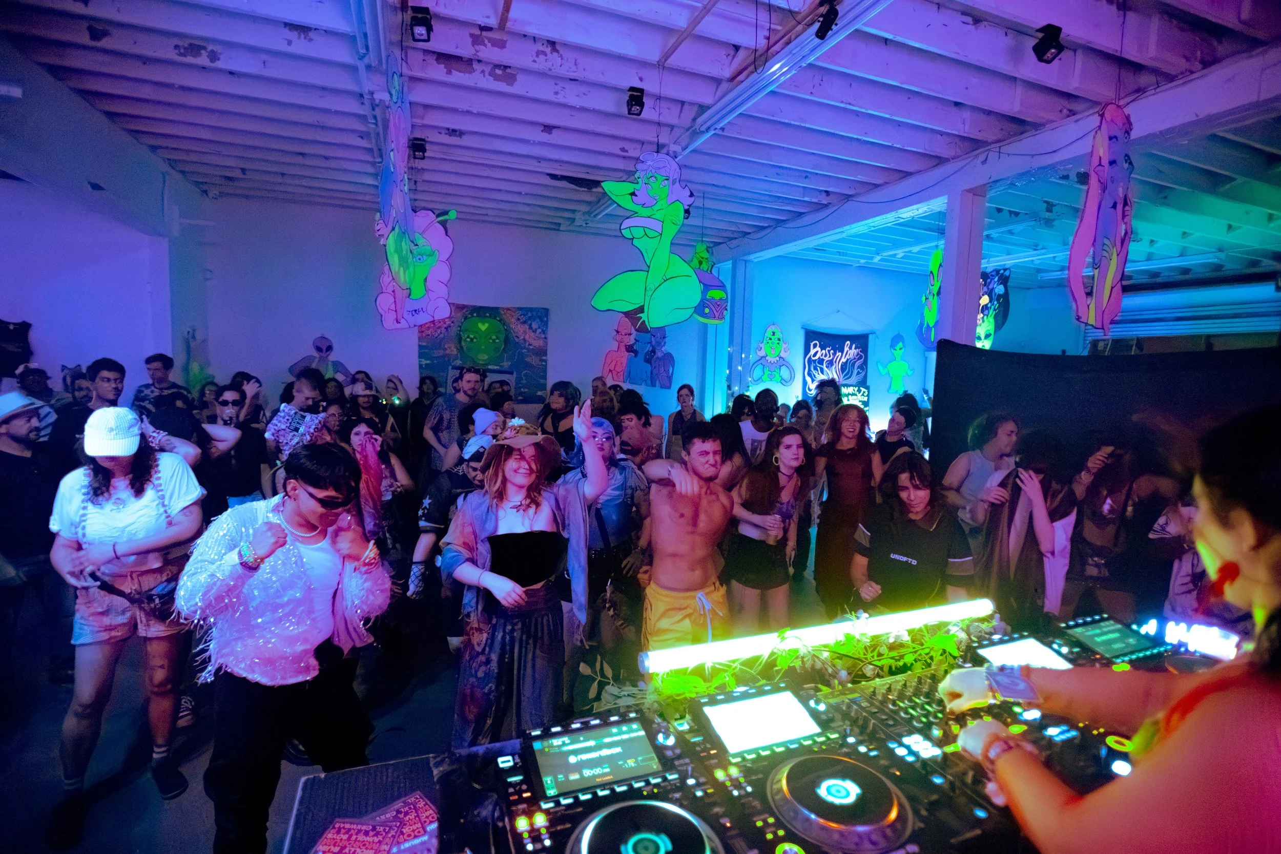 BassNBabes_20260822_SummerParty_Atmo_KSeibert-79.jpg