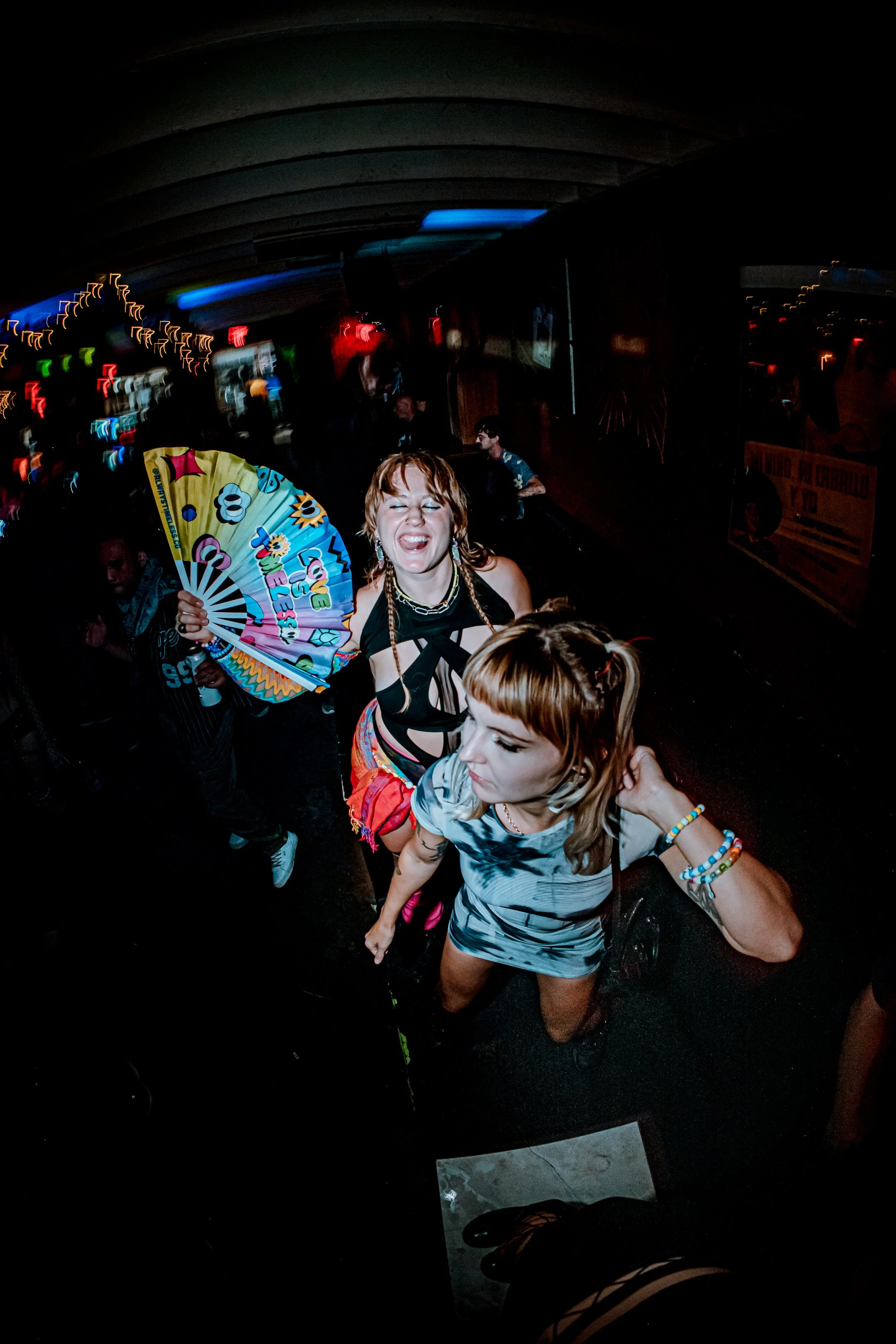 crowd13.jpg
