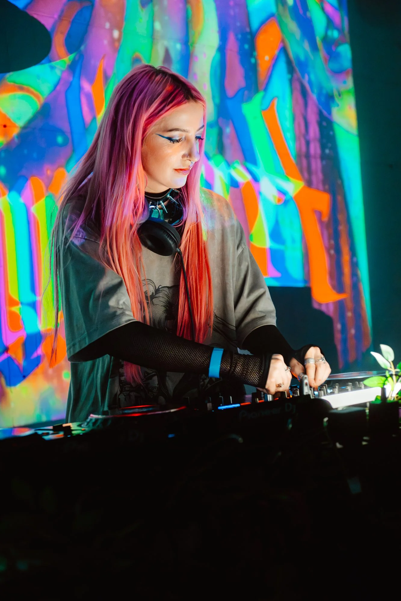 20260425_BassNBabesNBlaze_LosAngeles_CruxMyHeart_KSeibert-2.jpg