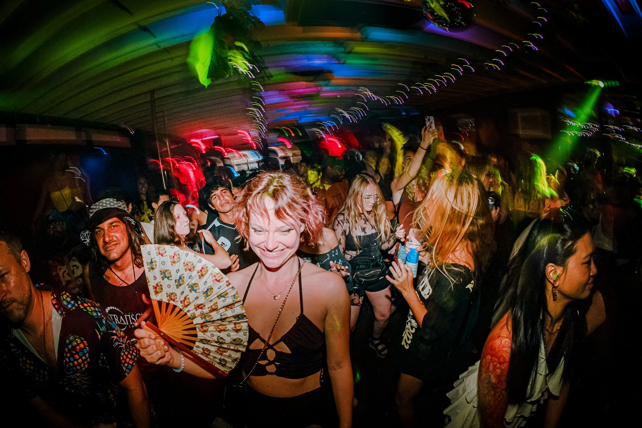 crowd18.jpg