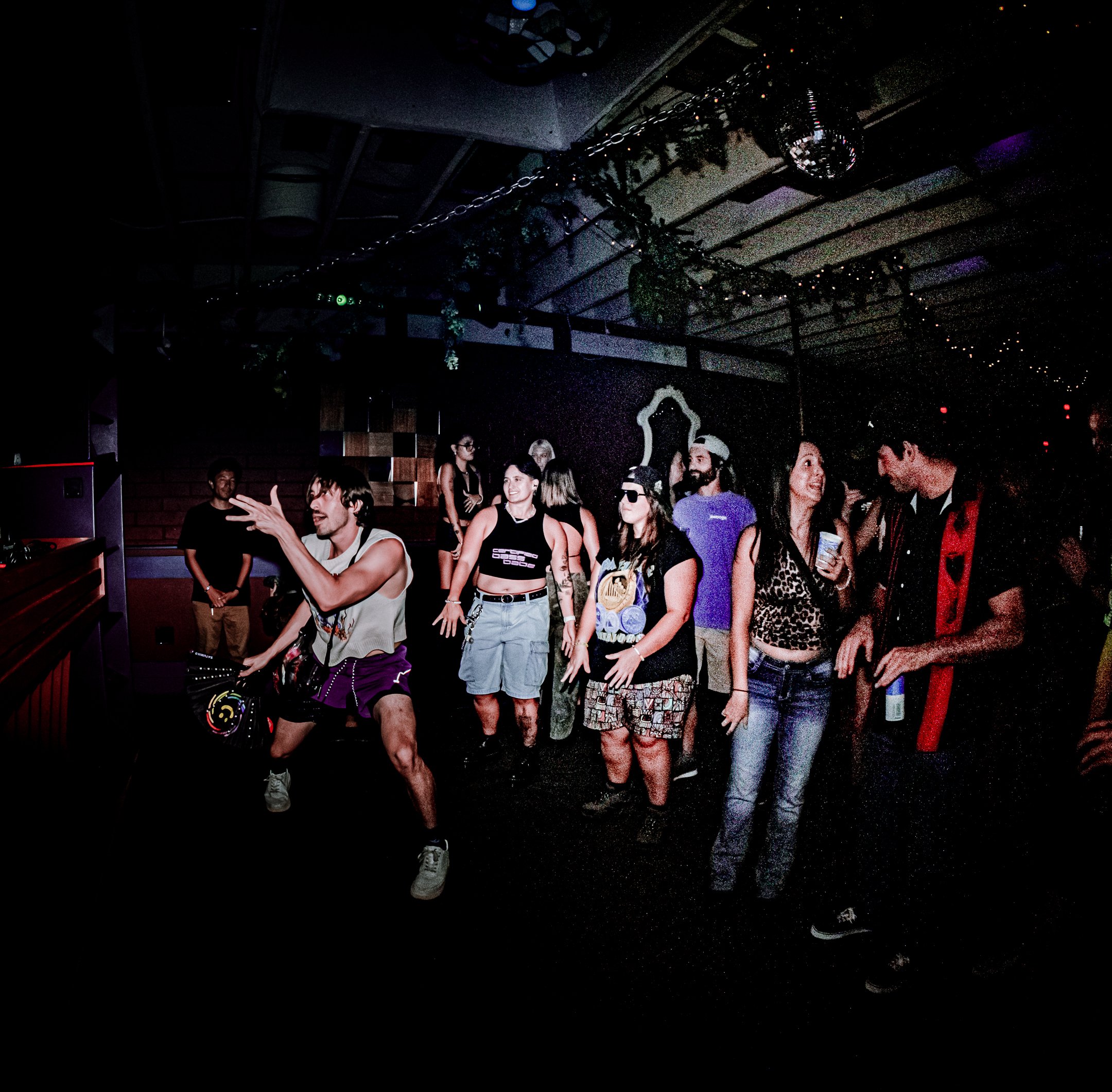 crowd53.jpg