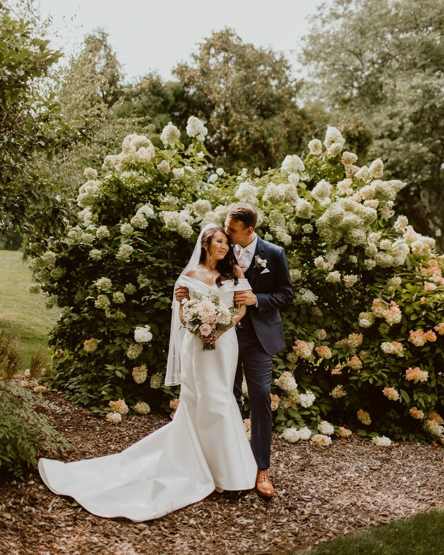 the most beautiful moments before the most epic dance floor party i&rsquo;ve ever seen 😎
&bull;
&bull;
#clevelandphotographer #clevelandweddingphotographer #weddingphotography #ohioweddingphotographer #weddingphotos #weddingday #realwedding #ohiowed