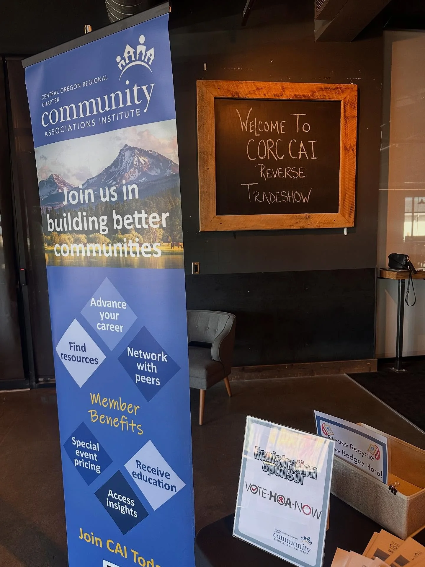 We showed up at the @caisocial CORC Reverse Tradeshow with a life-size cutout of the one and only Bill Anderson, covered in Post-it notes. Inspired by the classic movie #OfficeSpace (and its famous “Work Sucks” slogan), we asked attendees