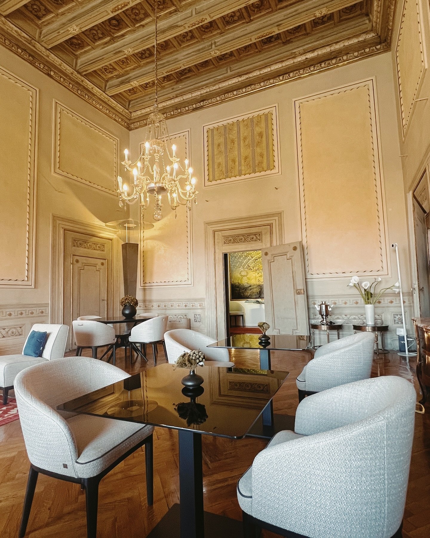 Memories of Firenze 🍷
Stayed at @leoneblu_firenze (truly a hidden gem) 🤍🥀