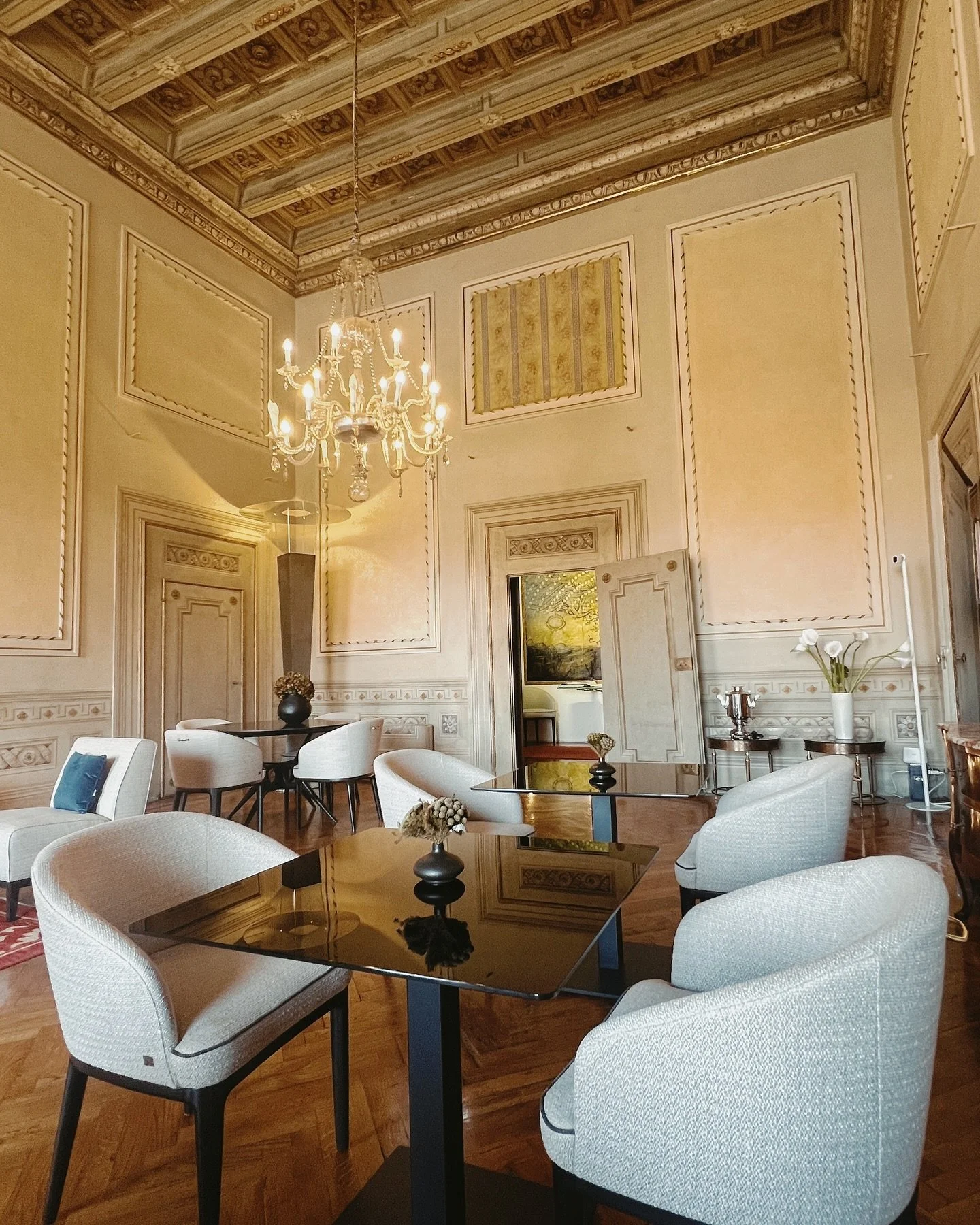 Memories of Firenze 🍷
Stayed at @leoneblu_firenze (truly a hidden gem) 🤍🥀