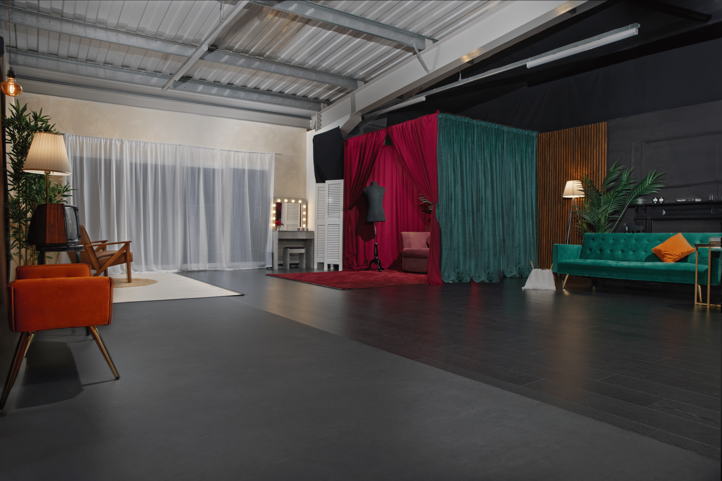 LONDON’S FIRST MULTI SET STUDIO