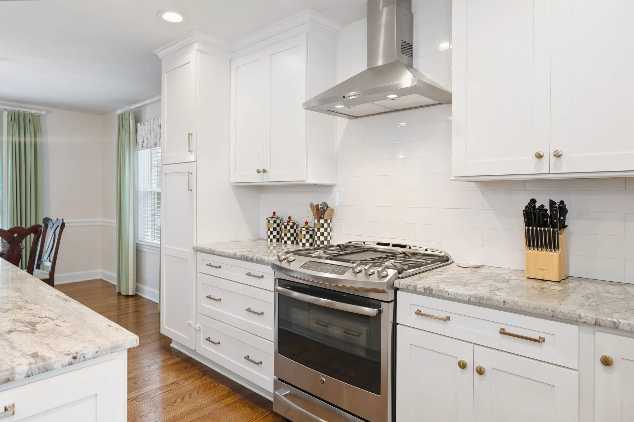 404 Browns Ln-25.jpg