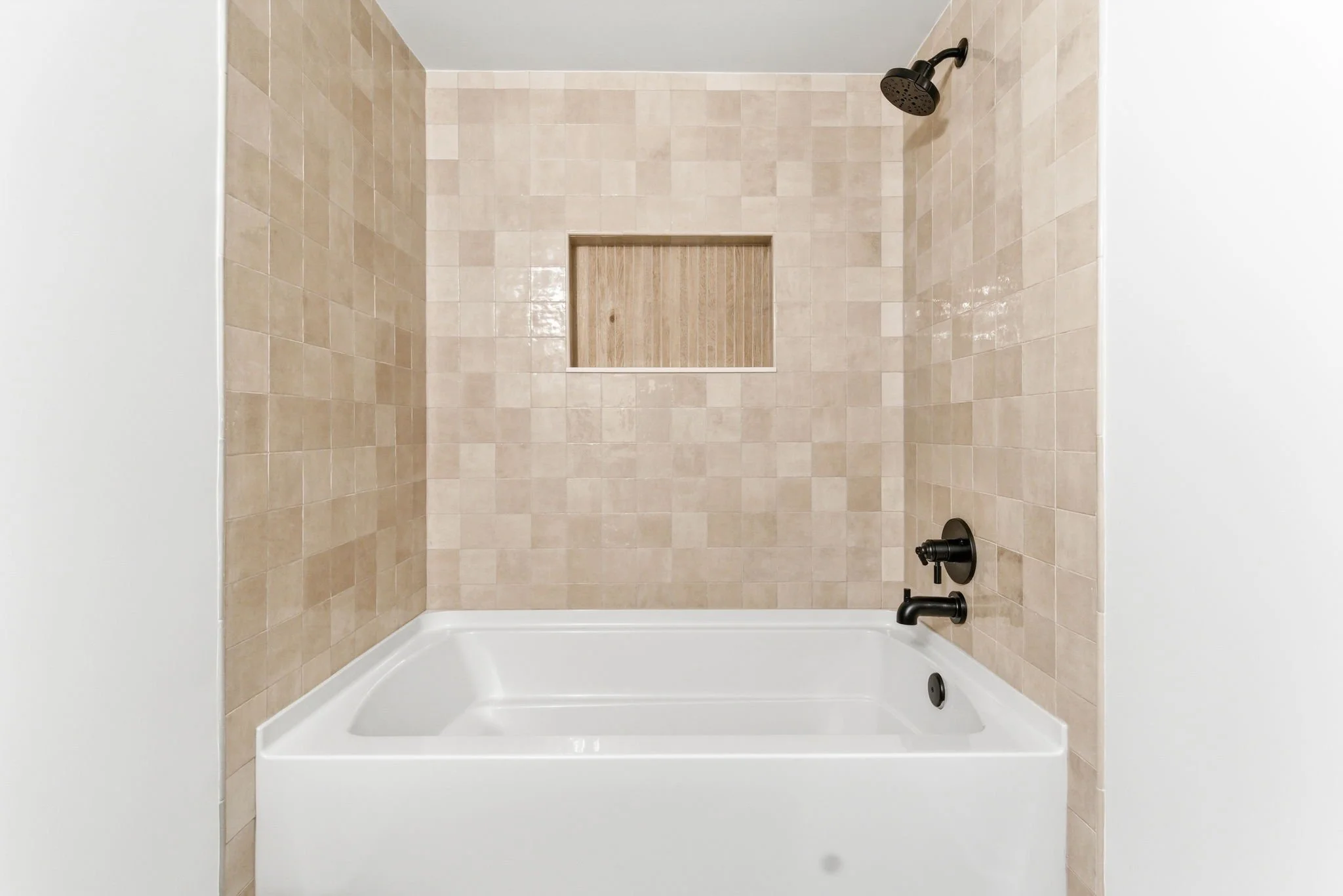 8618 Nottingham Pkwy-61.jpg