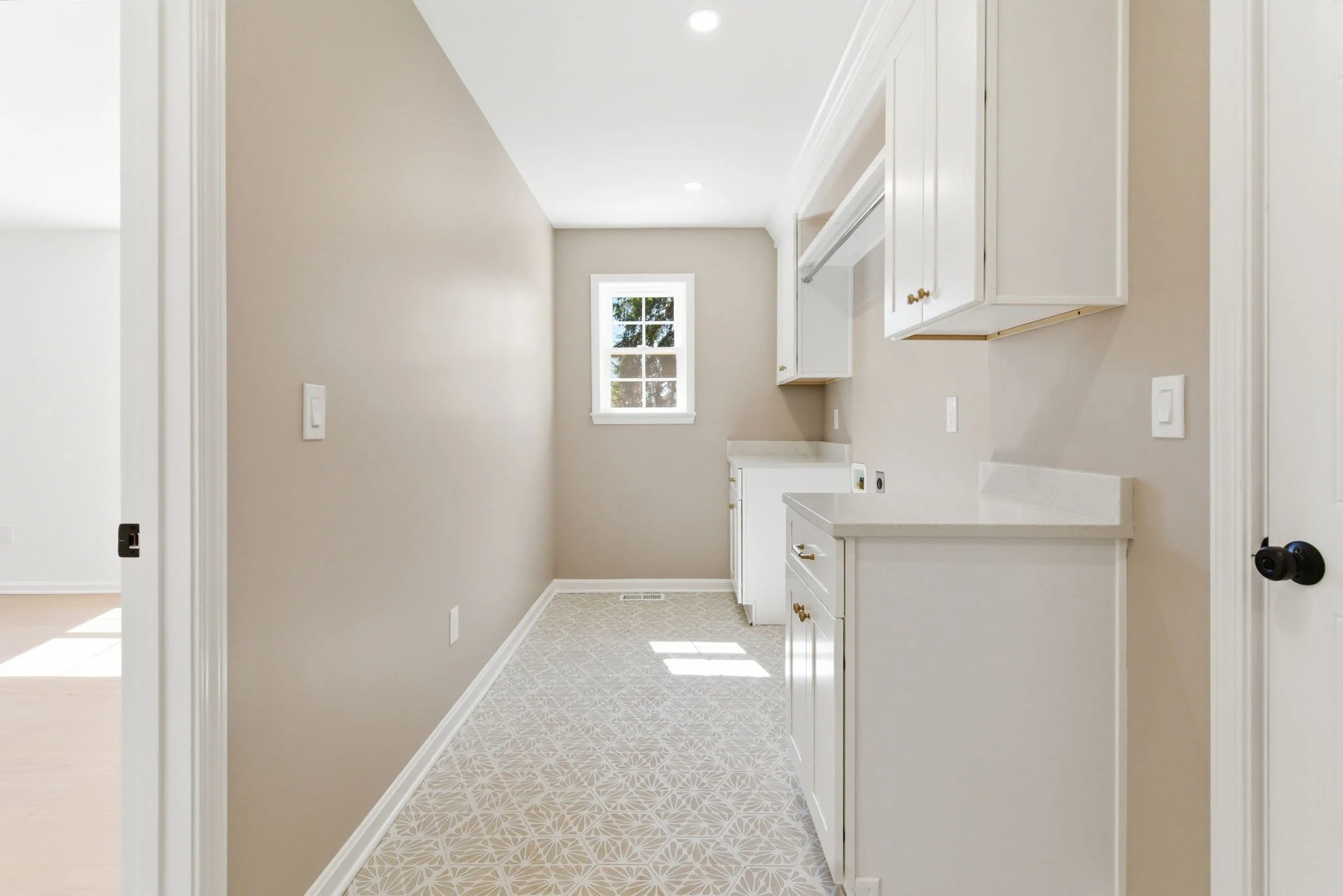 8618 Nottingham Pkwy-28.jpg