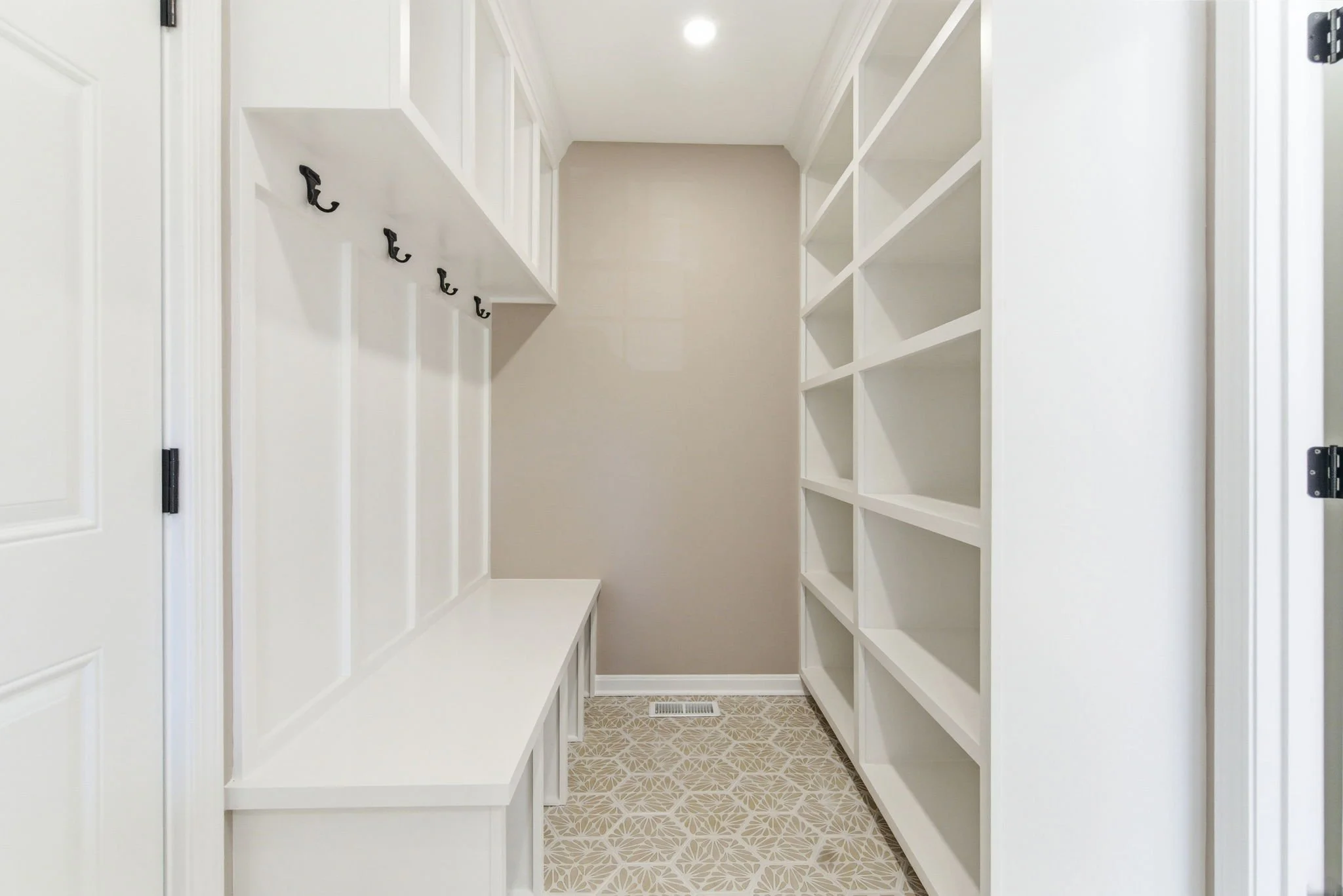 8618 Nottingham Pkwy-30.jpg
