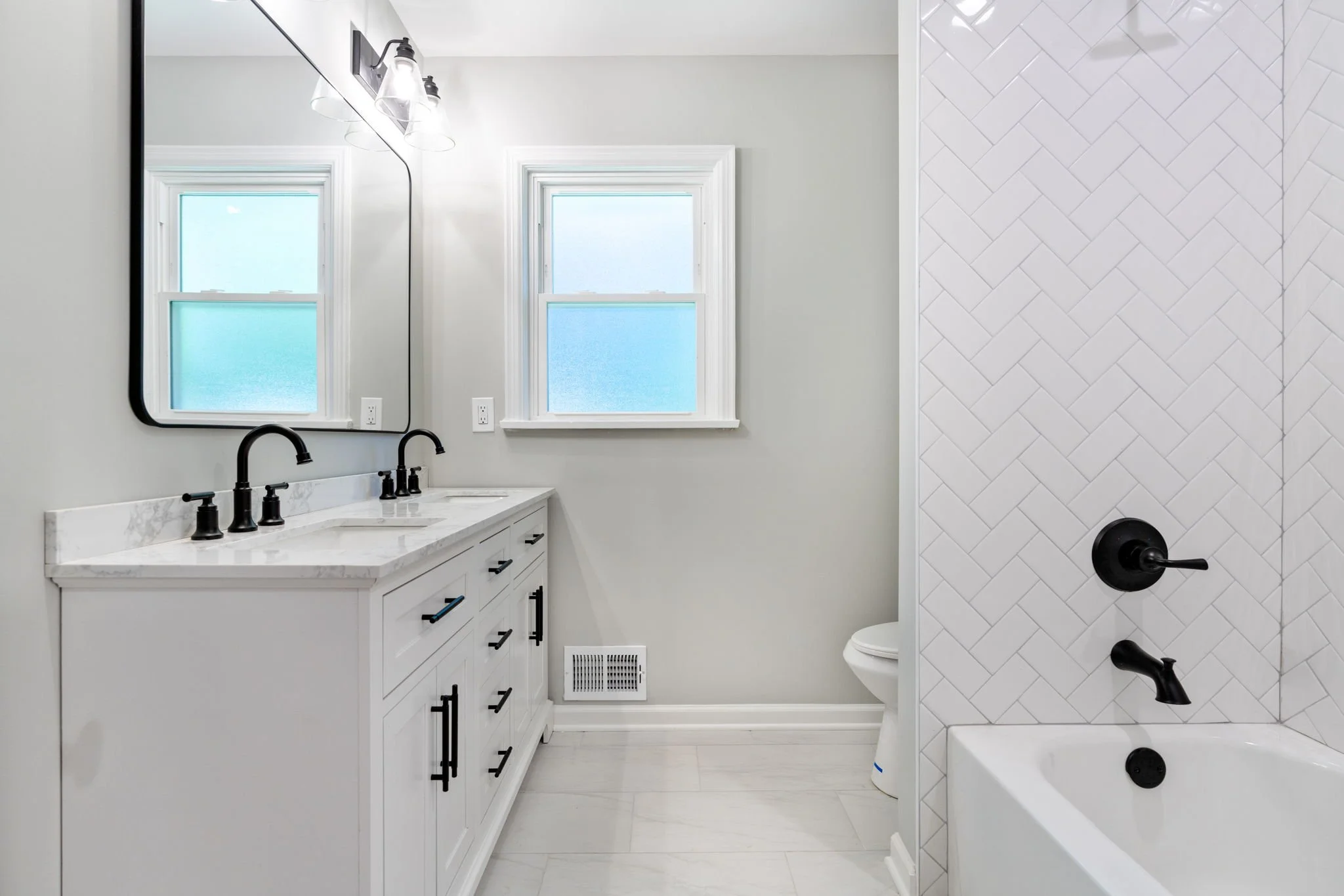 1606 Vivian Ln-39.jpg