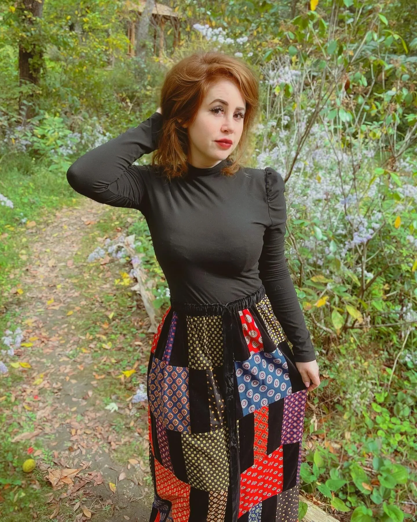 I&rsquo;m feeling grateful. 
May your days be merry and bright. 
✌🏻🍄🌈
.
.
.
.
.
.
.
.
.
#healingvibes #vintageskirt #ashville #travel #1970s