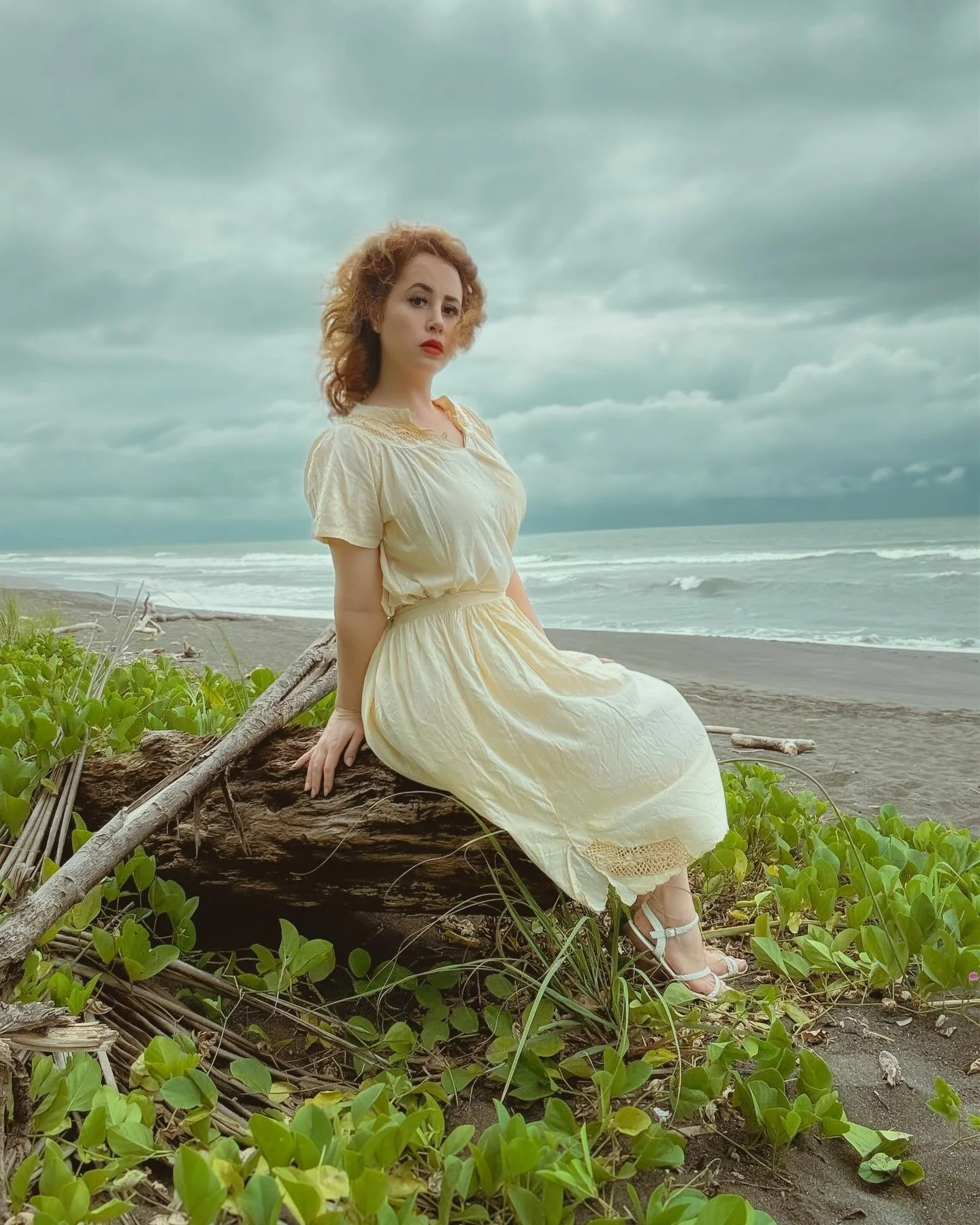 Costa Rica, you have my heart. 🤍
Check out this 1940s vintage blouse and skirt set! 
✌🏻🍄🌈
.
.
.
.
.
.
.
.
#costarica🇨🇷 #beach #ocean #1940svintage