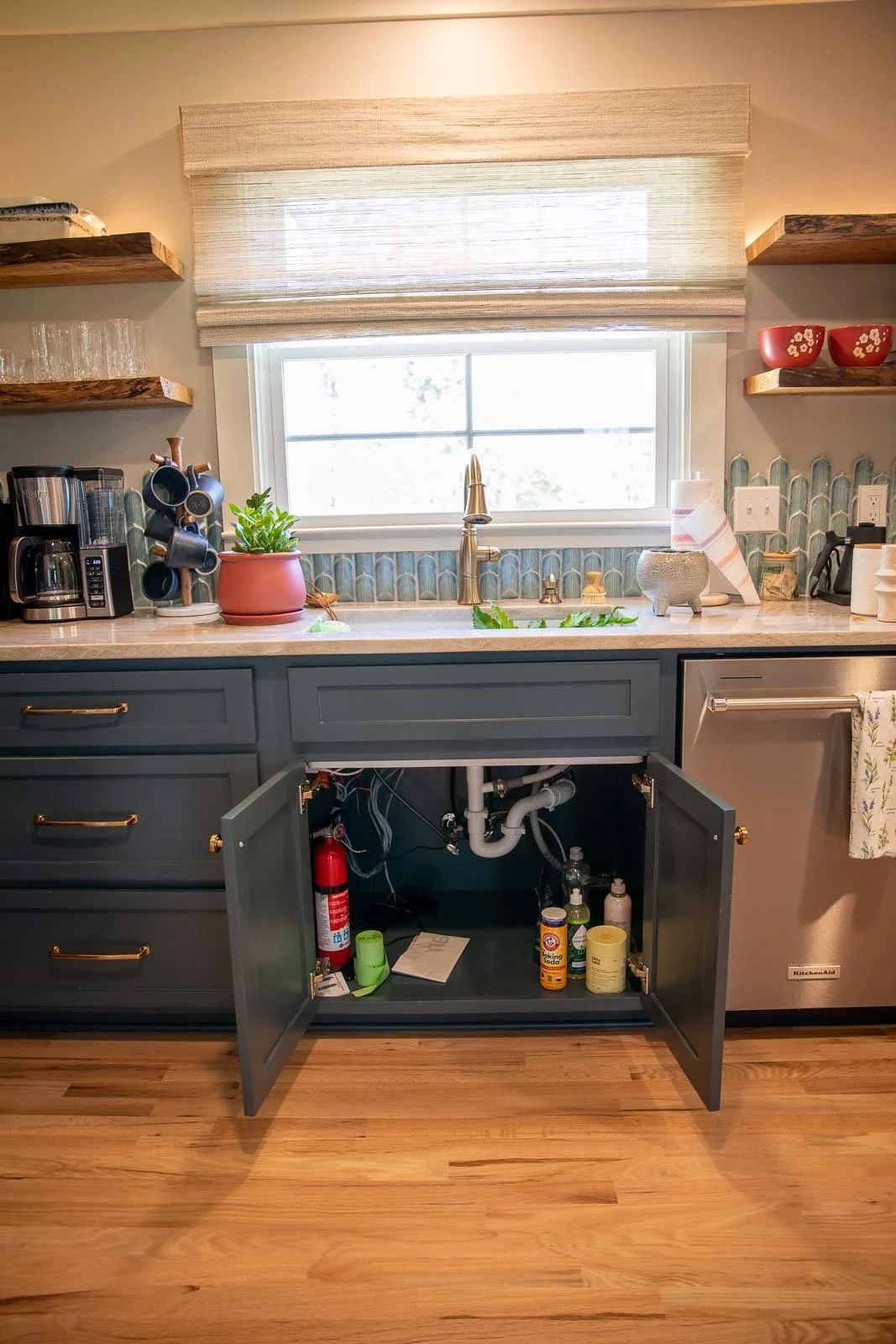 Under each cabinet we have a few extra resources so you will have everything close at hand. We even have fire blankets in each of the closets and kitchen to ensure extra safety measures.
