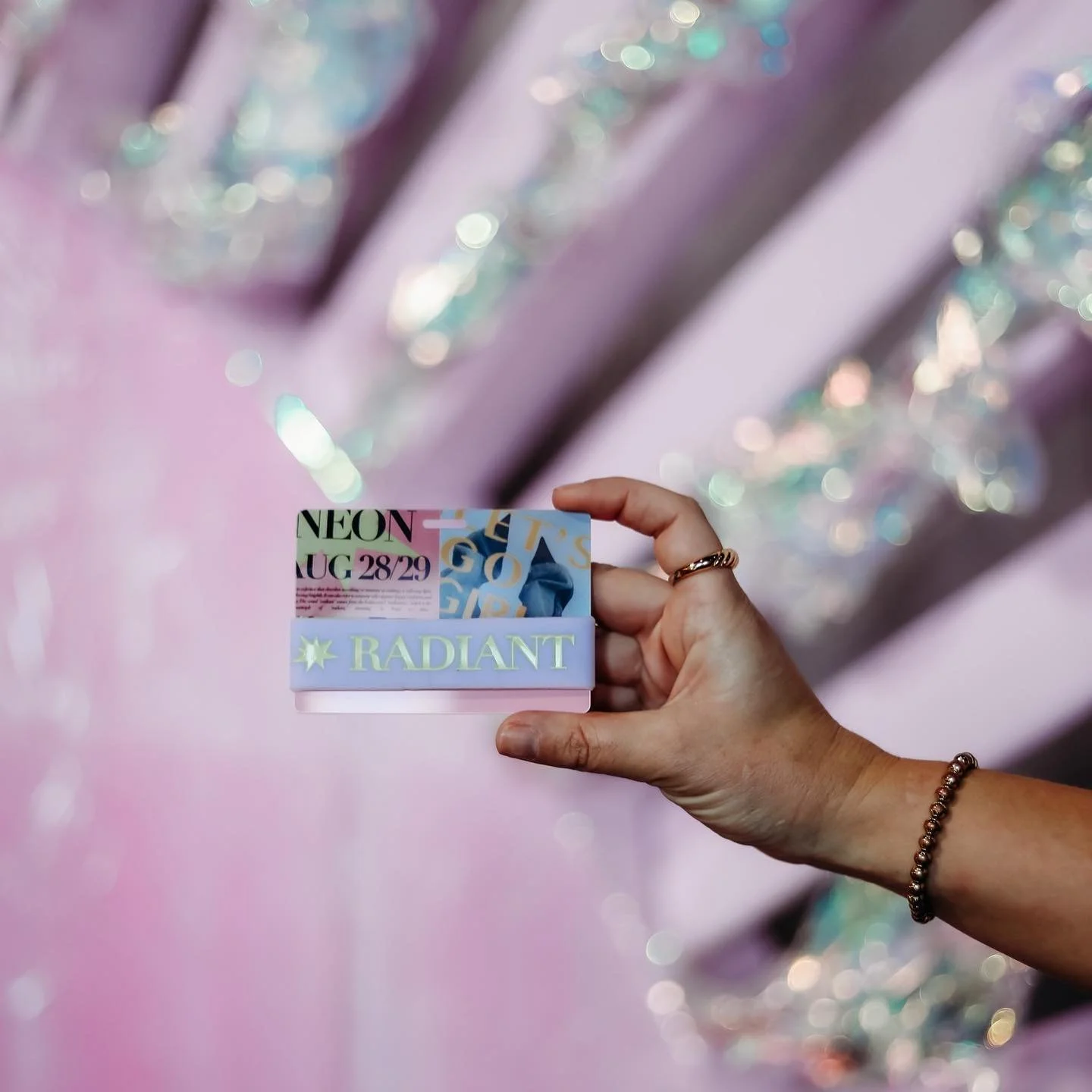 NEON 18.jpg