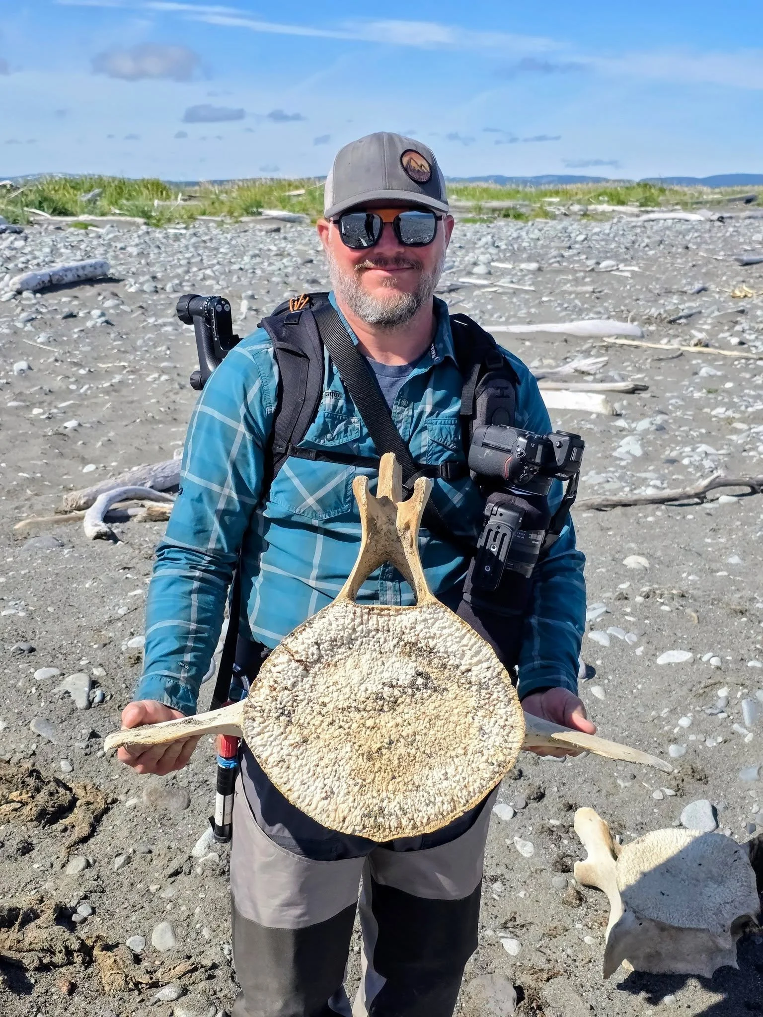 Our bear trips are about more than incredible wildlife encounters — they’re about connection. πΏ Here, our owner, pilot, and guide (all in one!) shares a whale vertebra, giving guests a hands-on lesson in the land’s rich natural his