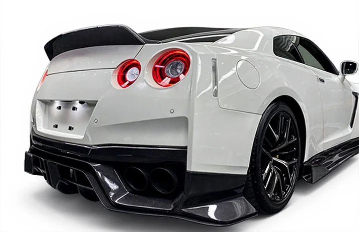 Black Sails Style Carbon Fiber Rear Ducklip Spoiler – Nissan GT-R R35 (2008+) CBA / DBA / 4BA