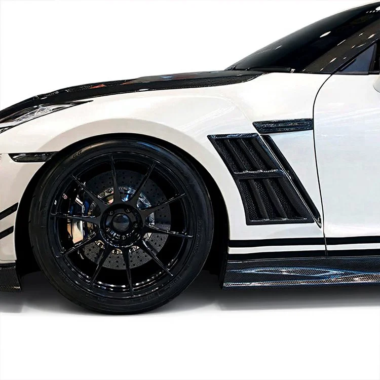 Top Secret Style Wide Carbon Fiber +20mm Half Front Fender – Nissan GT-R R35 (2008–2016) CBA / DBA