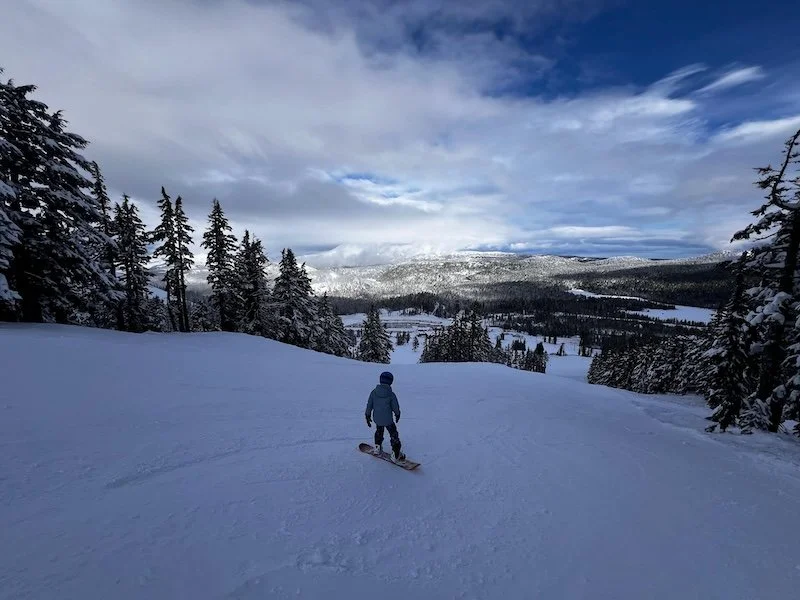 max young snowboarding mt bachelor bend oregon.jpg