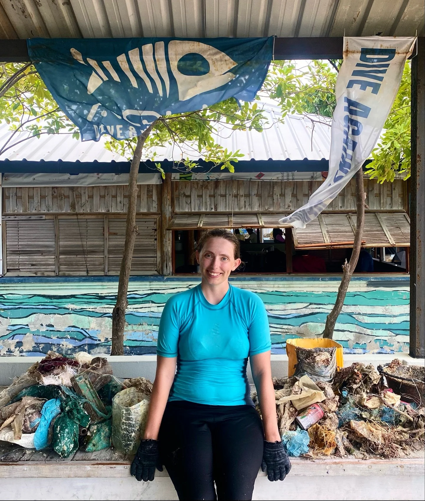 A successful clean up dive with our Coral Restoration Volunteer @schofield1678 ♻️ 

Today we cleaned another 21.4kg of trash from our house reef, slowly working through to clean each section before deciding on the most suitable sites for coral outpla
