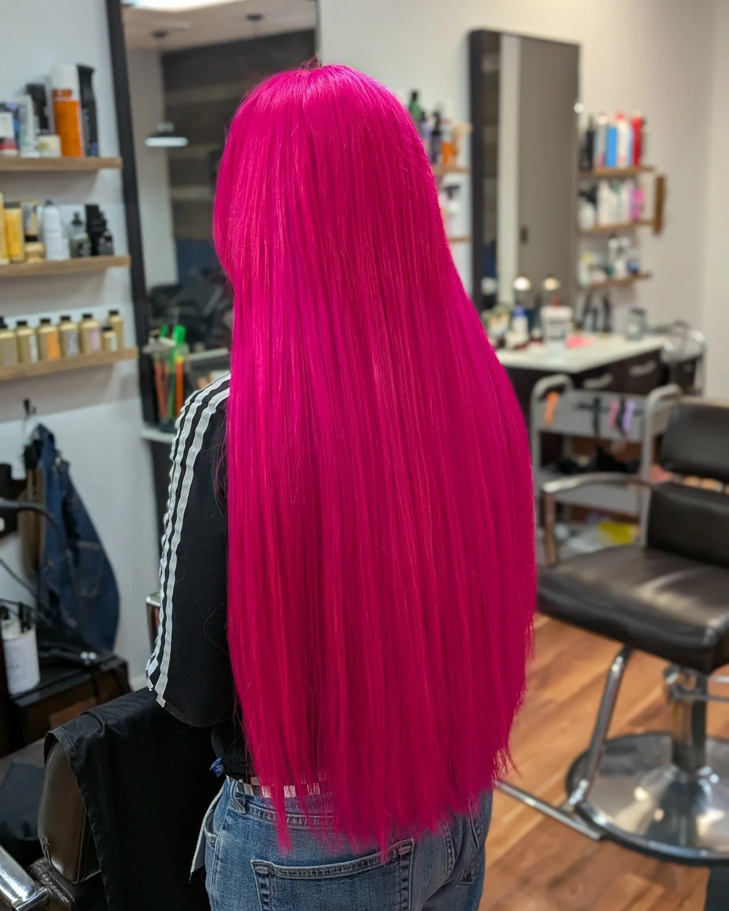 Awesome before and after. That full refresh hits every time 🔥🥵

Full color + 3 rows of @harperellishairco hidden bead method 24" wefts