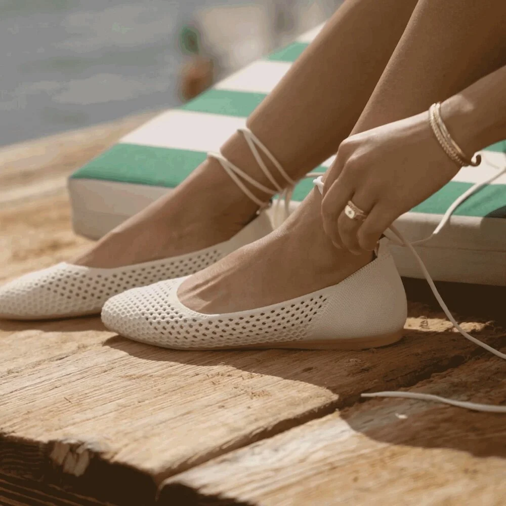 Catalina Shot 5D LACEOFF square.gif