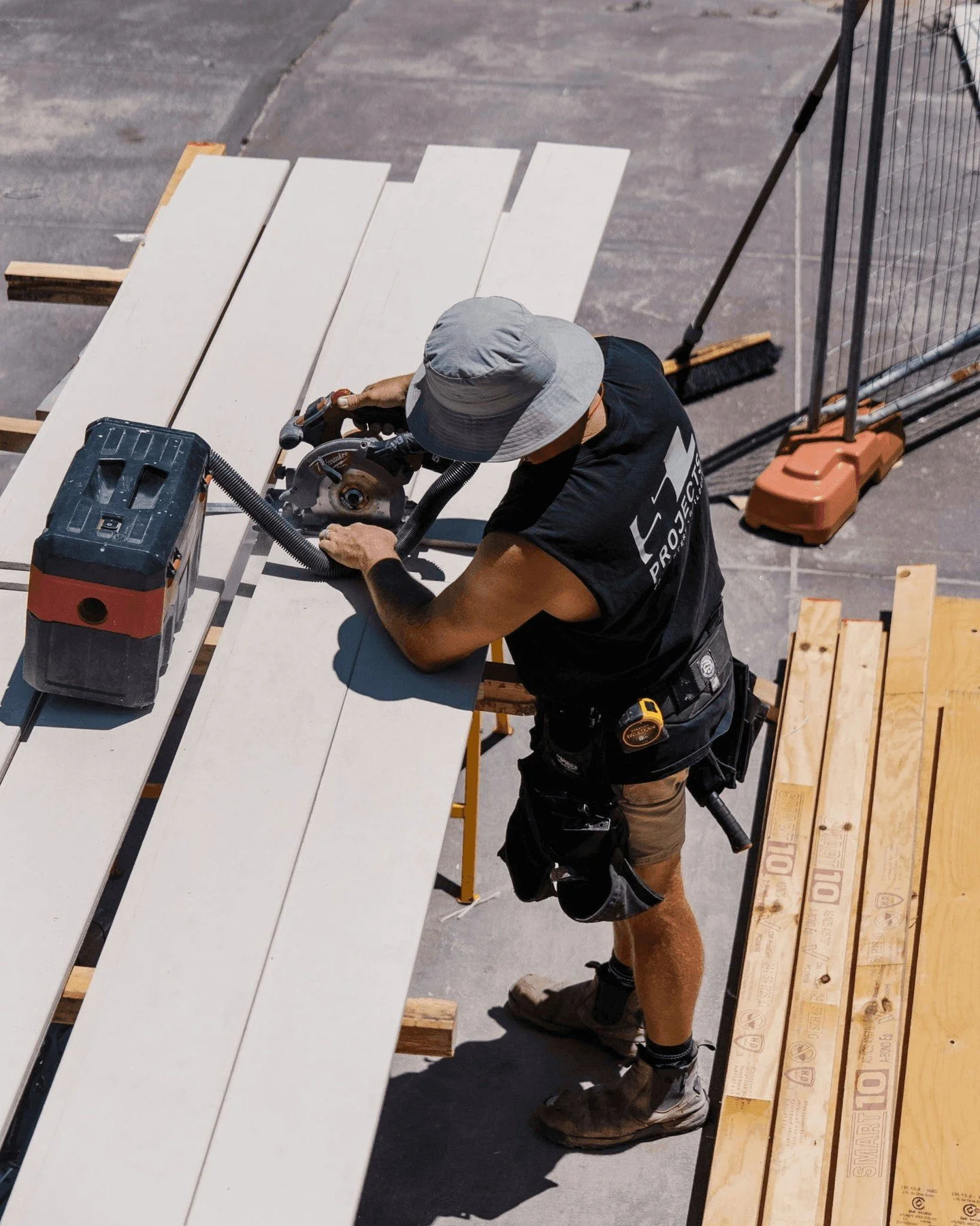 Oniste.
Hillarys Project.