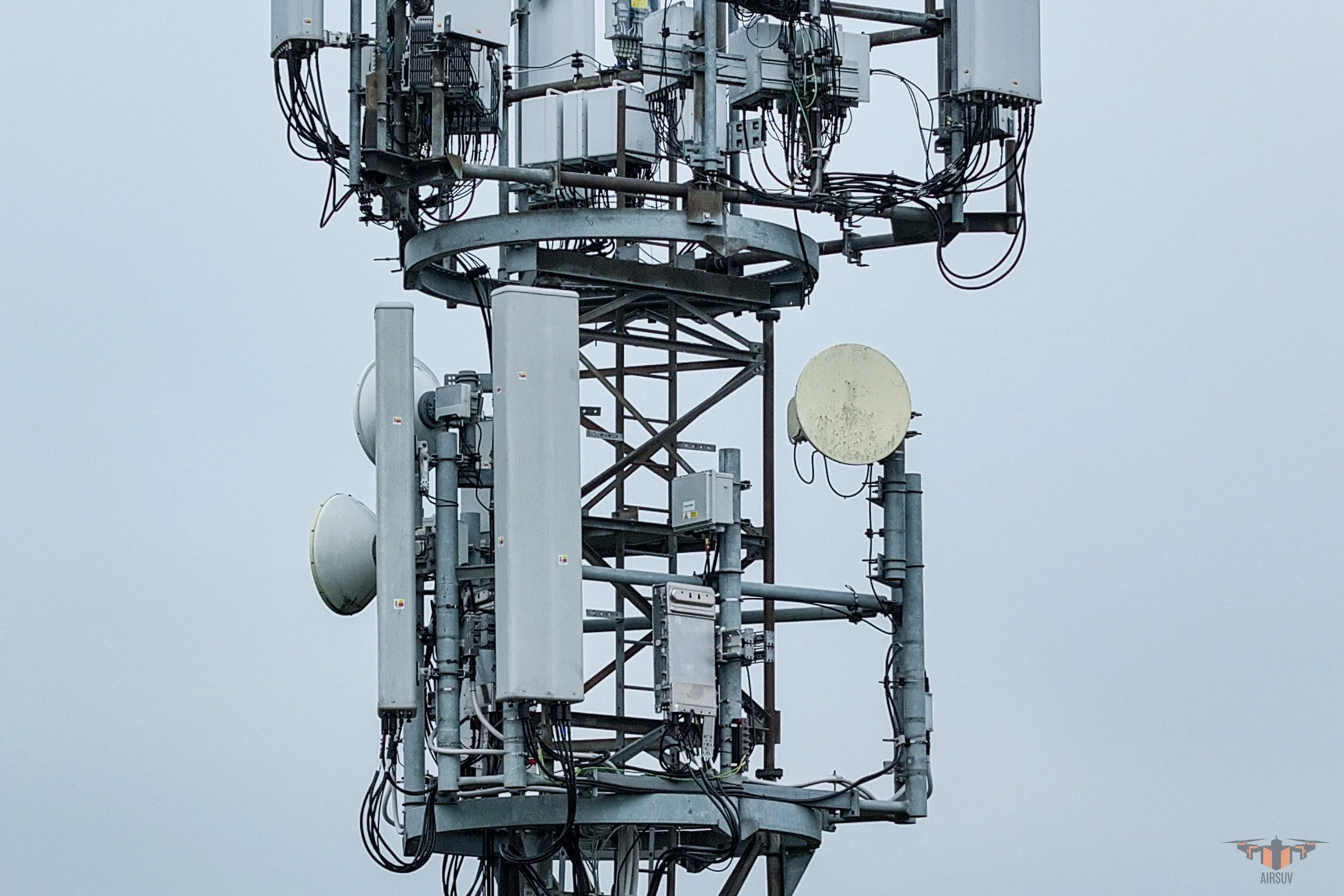 airsuv_cell-tower-202.jpg