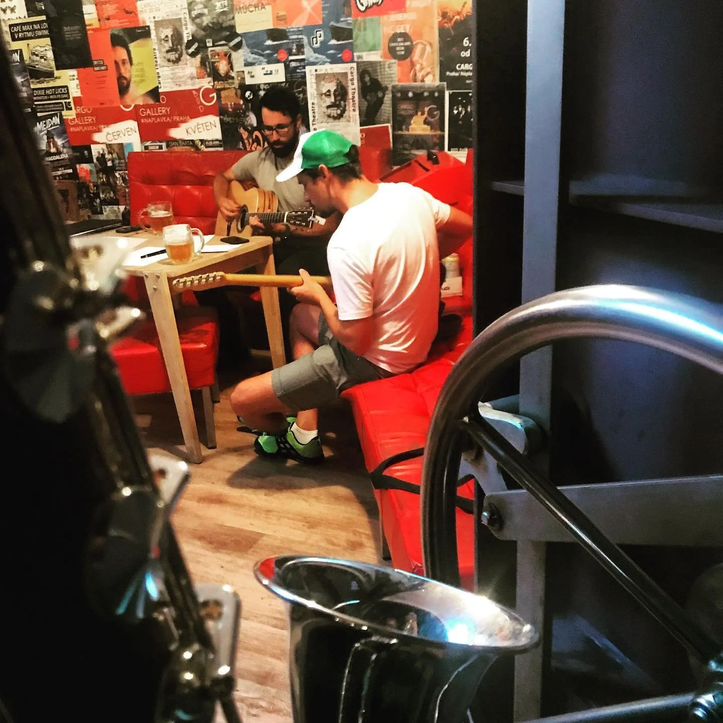 10. 3. Café Práh Brno, pole + jarret