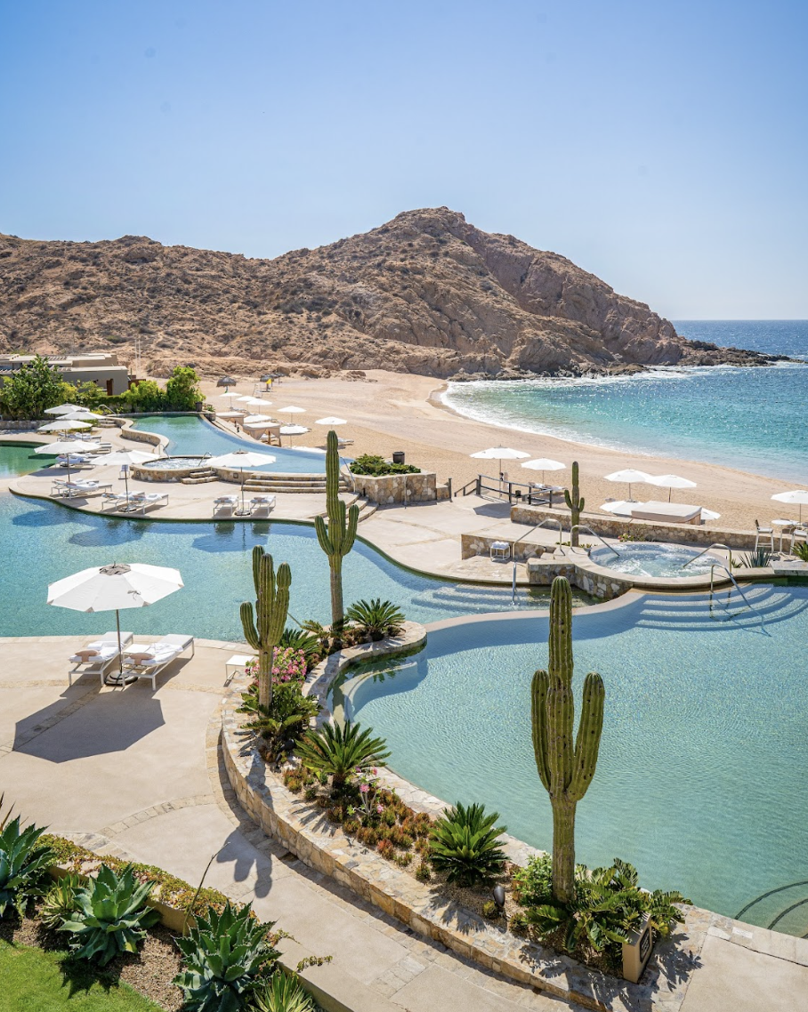 Best Luxury Hotels in Cabo…With Perks and Upgrades