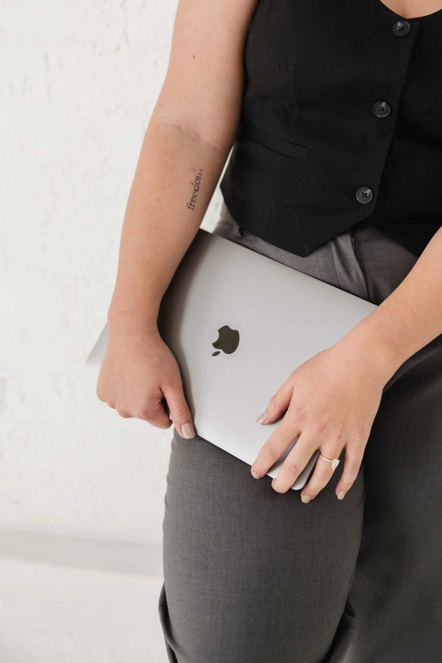 High converting Shopify stores. One week. No waiting.

Ever wondered how a full e-commerce site gets built in just 7 days? Here&rsquo;s a peek behind the curtain: it&rsquo;s all process, precision, and a bit of caffeine magic.

Curious what your busi