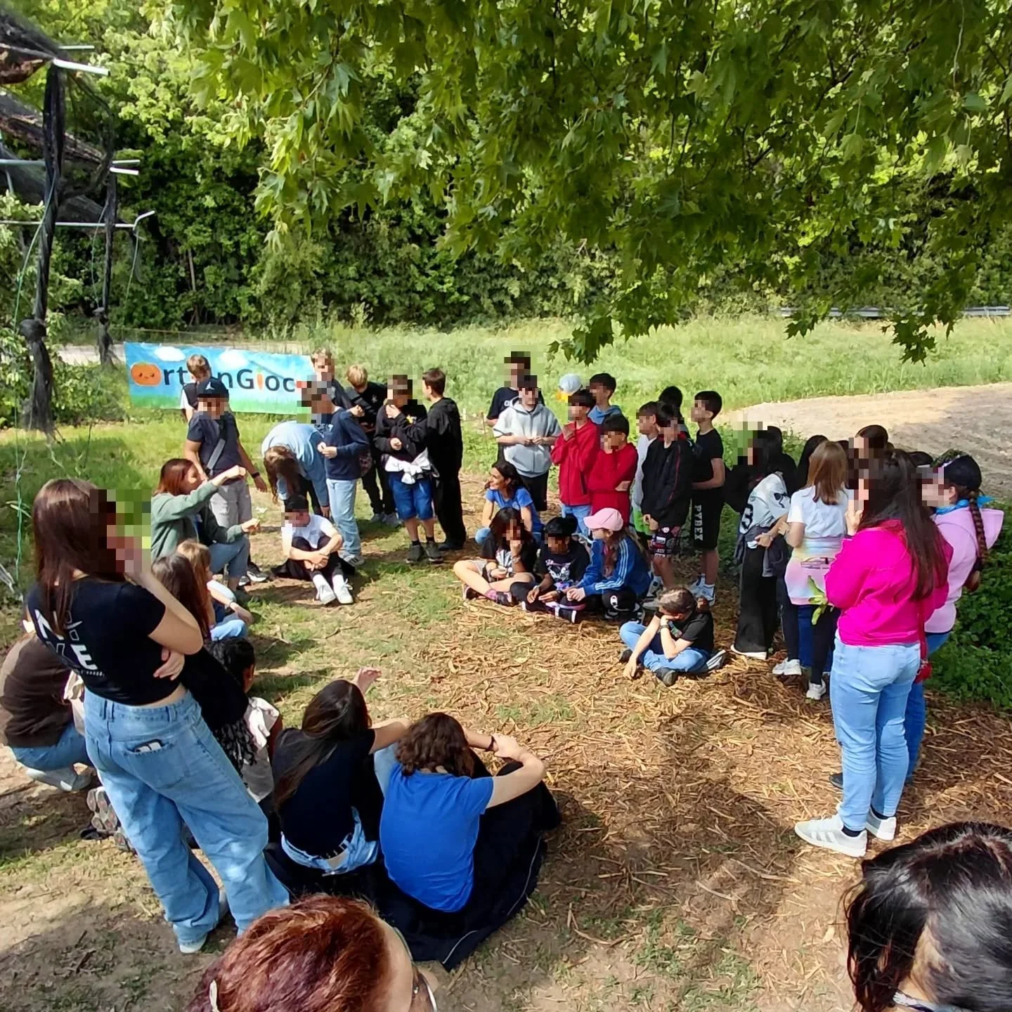 🌱
Questa mattina il meleto e l'orto didattico della Fattoria sono stati lo spunto per parlare con i ragazzi e gli insegnanti della scuola media di Porto Tolle - Rovigo di natura e stagionalit&agrave;.

&Egrave; stata un'esperienza arricchente anche 