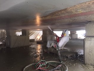 Sandblasting the hull