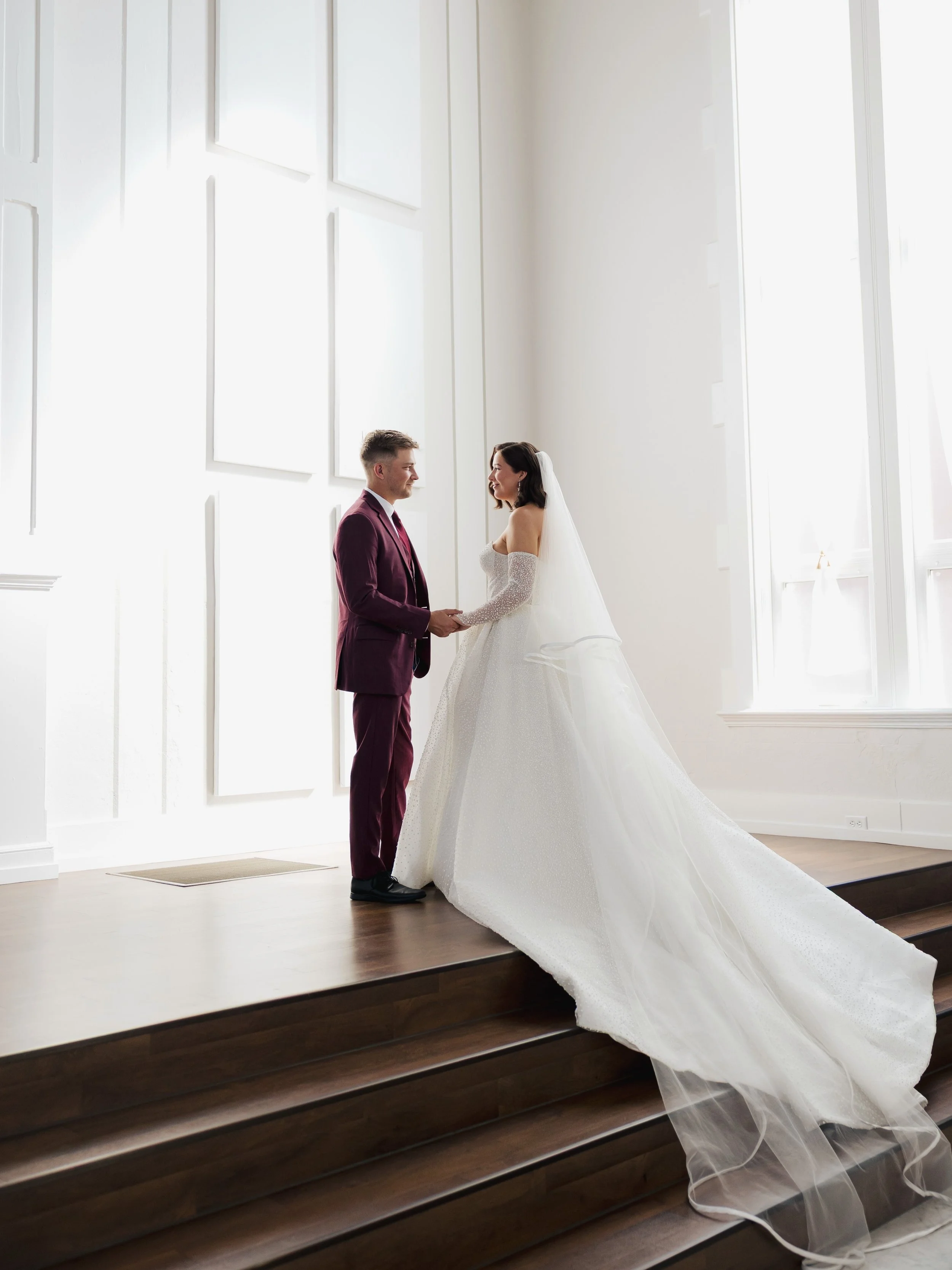 Hayden &amp; Helen | Sneak peeks from their perfect September wedding day 🕊️

Venue | @heritagehillevents 
Wedding Coordinator | @happilyhannah.co 
Photo | @whitneylovephoto 
Video | @saylers_studio 
Quartet | Kirkwood Quartet
Catering | @treecitycu