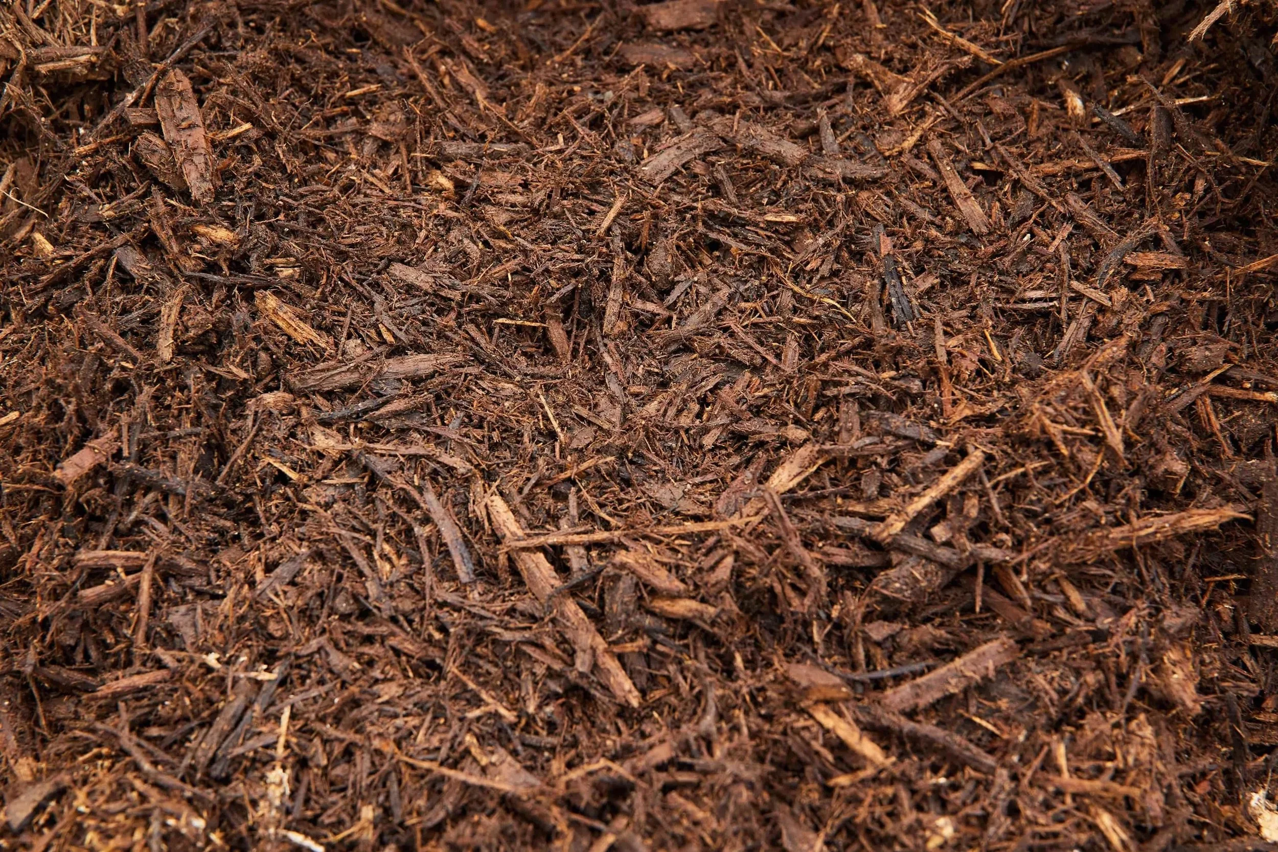 natural-hardwood-mulch1-1 copy.jpg