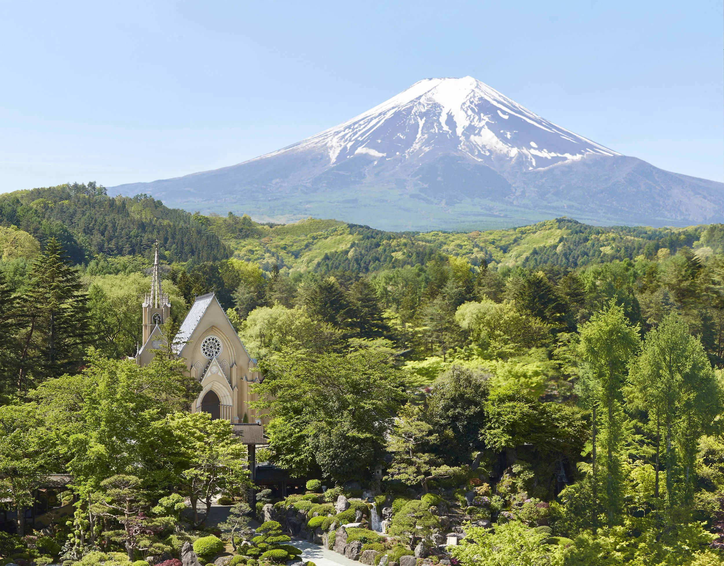 Mount Fuji Views &amp; Timeless Romance: Why Yamanashi Is a Hidden Gem for Weddings