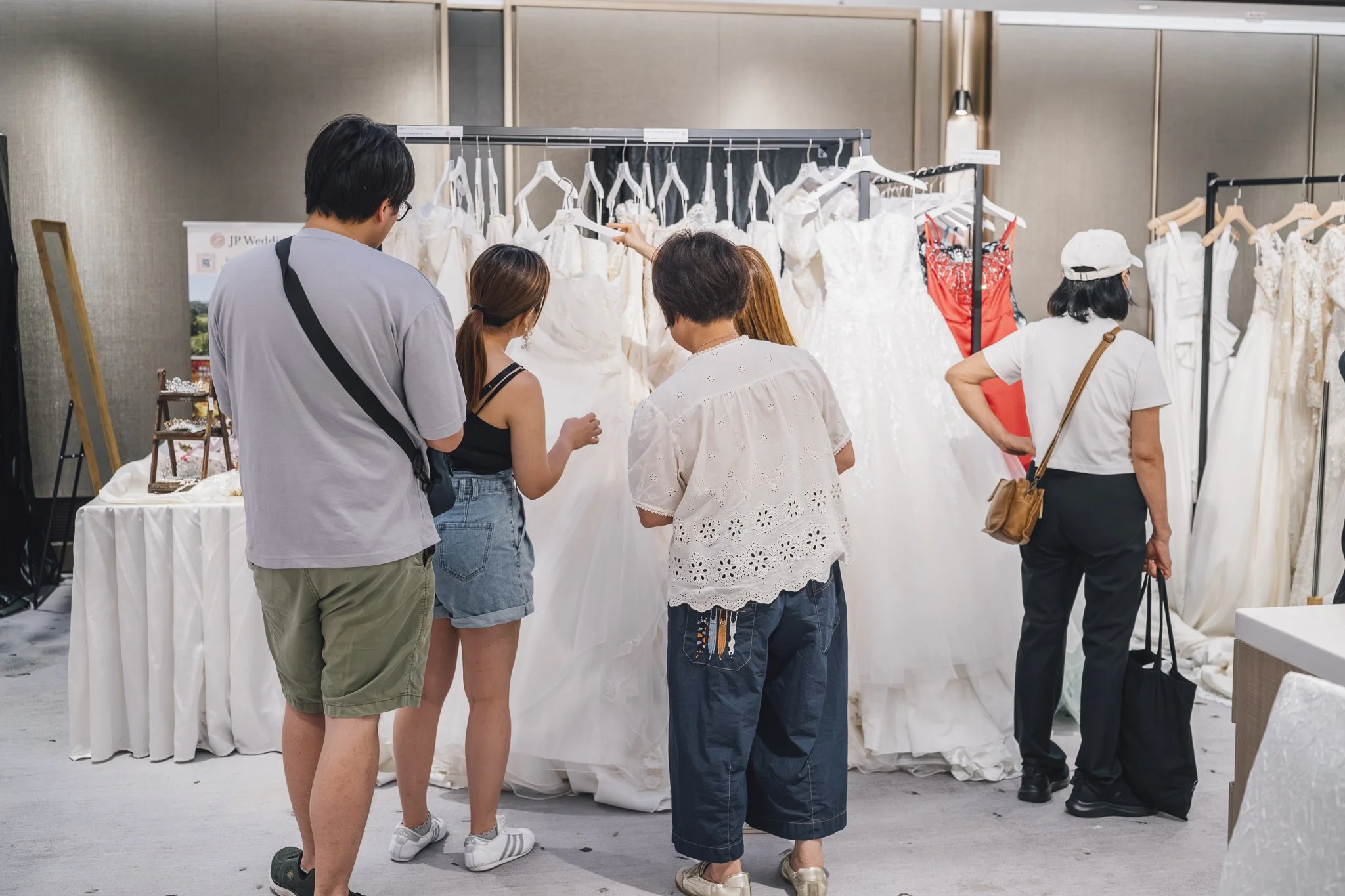 20260920-SampleSale-55.jpg