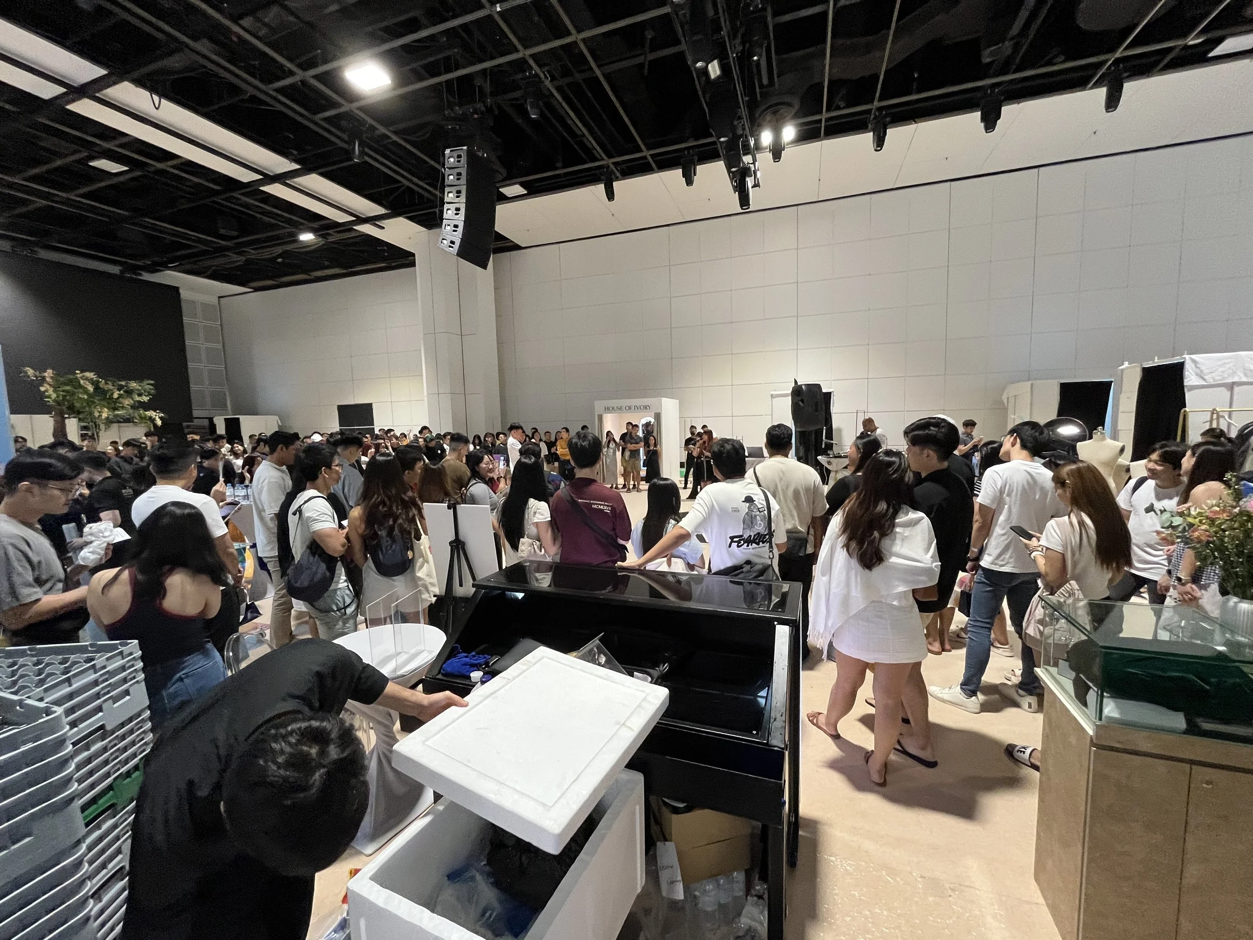 JP Wedding Hitcheed event crowd