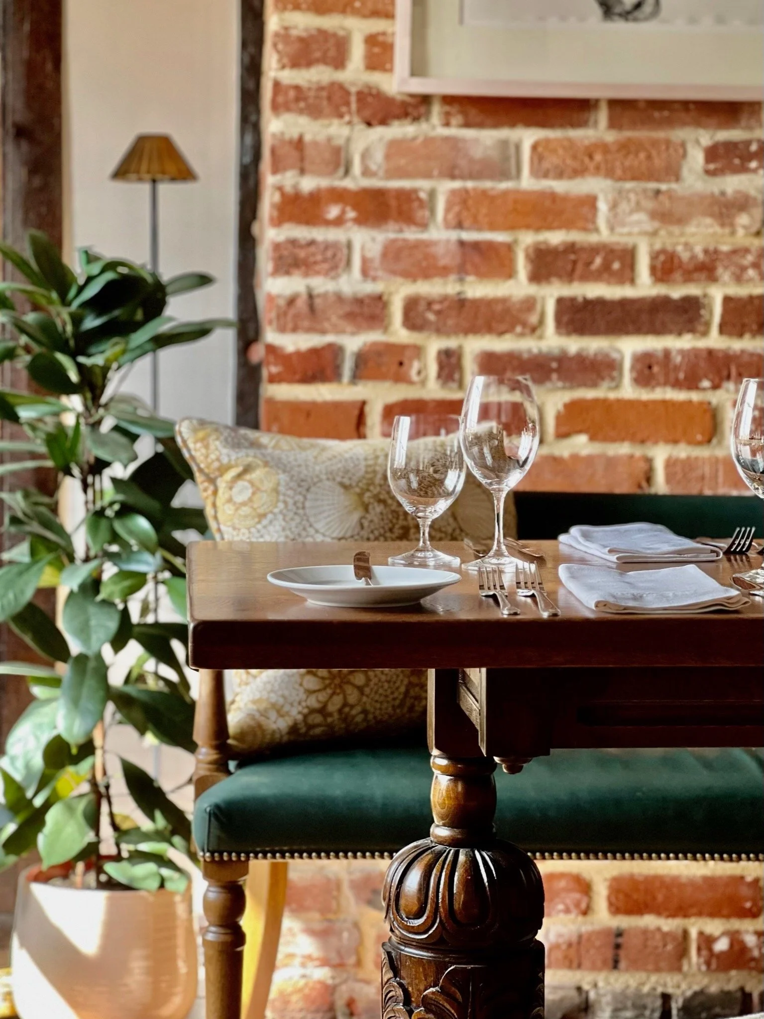 Interior_Table.jpeg