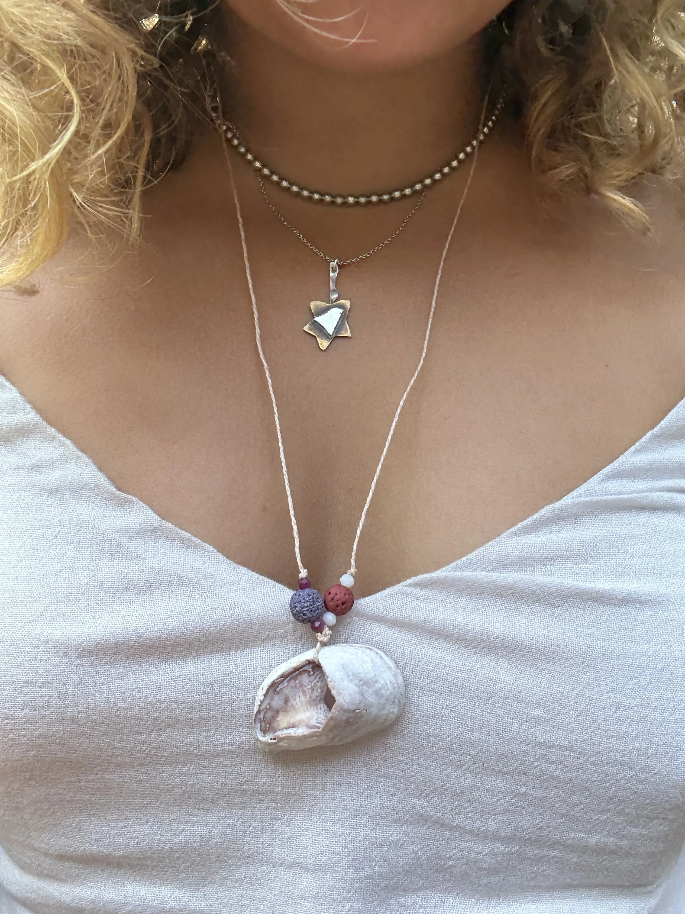 The Shell Necklace 01