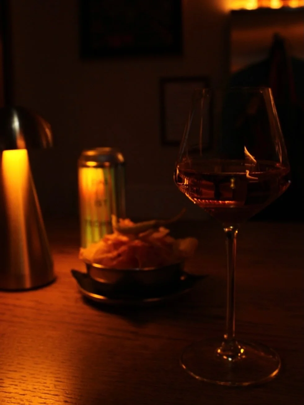 Drinks are always best when they&rsquo;re paired with snacks&hellip;

Featured in the pictures are our Truffle and Prosciutto crisps with Benoba Orange Wine and a passionfruit and key lime gose, Das Ist Techno Sex. There are plenty other options and 