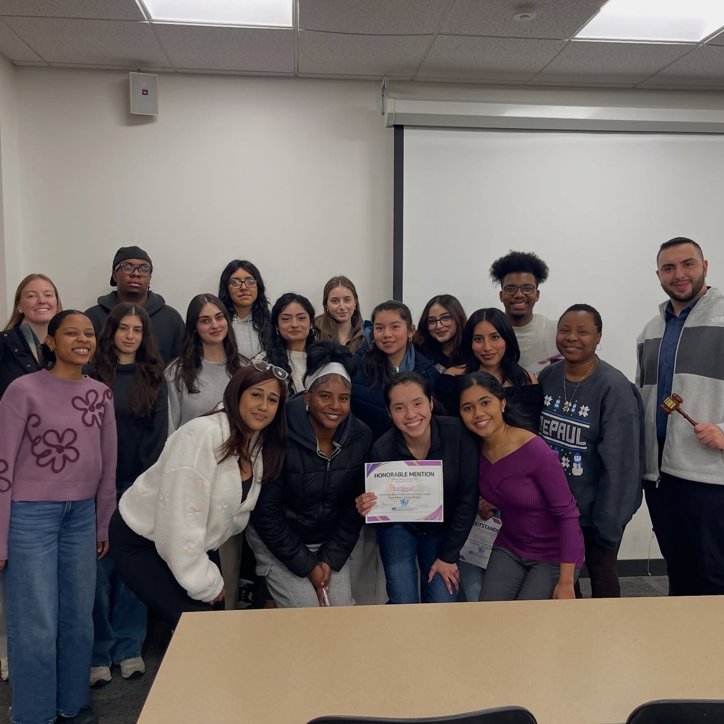 Our first simulation was a success!! 🎉🌍

Huge thanks to @oliveandoakcafe for supporting our Best Delegate winner today 🏆 Be sure to support their business on the corner of Webster &amp; Sheffield ☕️

We jumped into Special Political and Decoloniza