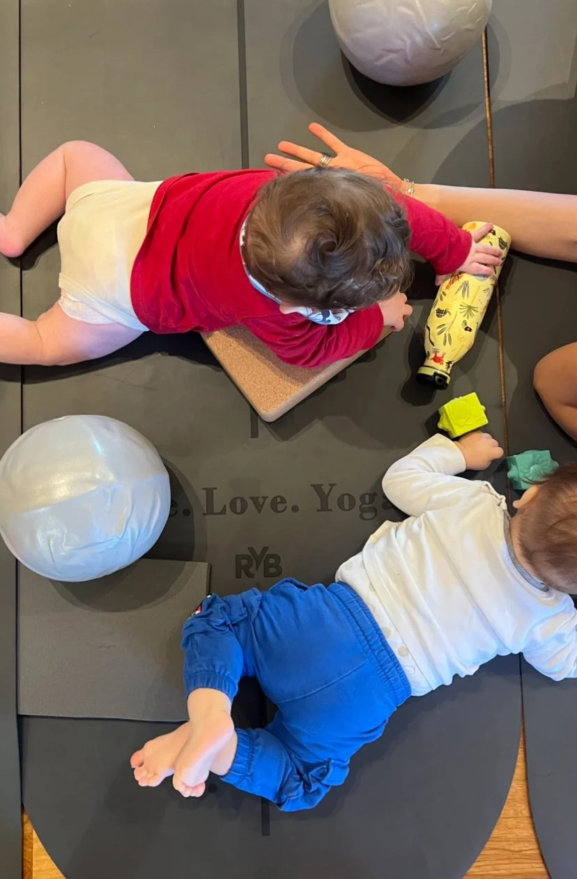 Dopo la nascita: movimento, tocco e comunità