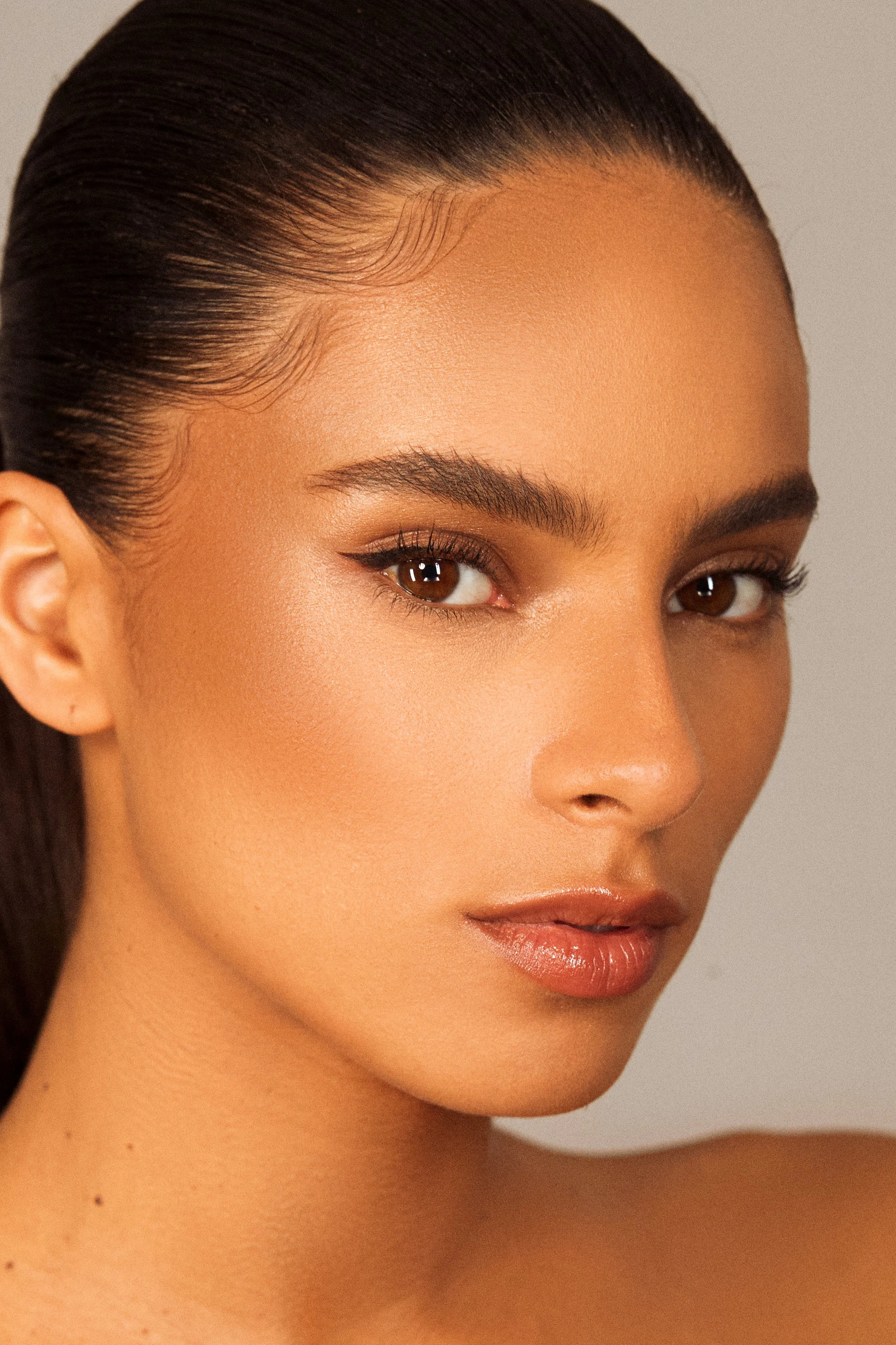 mid skin tone beauty