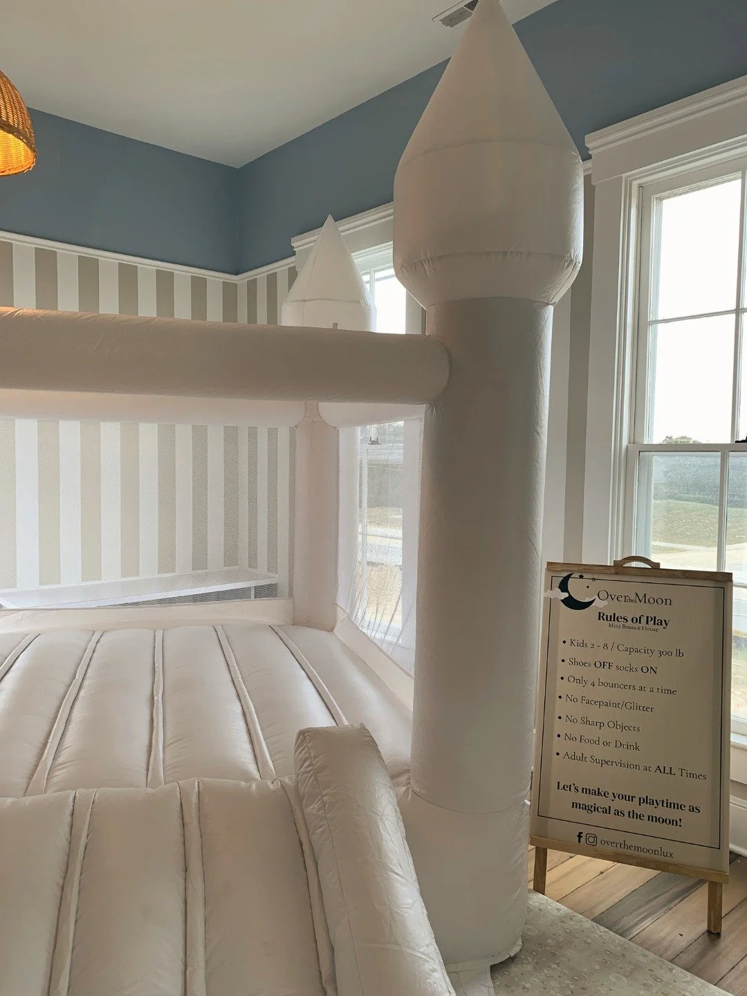 Indoor set up season is here! ✨ Our bounce houses and soft play sets are ready to bring endless fun and smiles to your cozy indoor celebrations. Let&rsquo;s make every party magical!

#overthemoon #bouncehouserental #luxurybouncehouse #indianaevents 