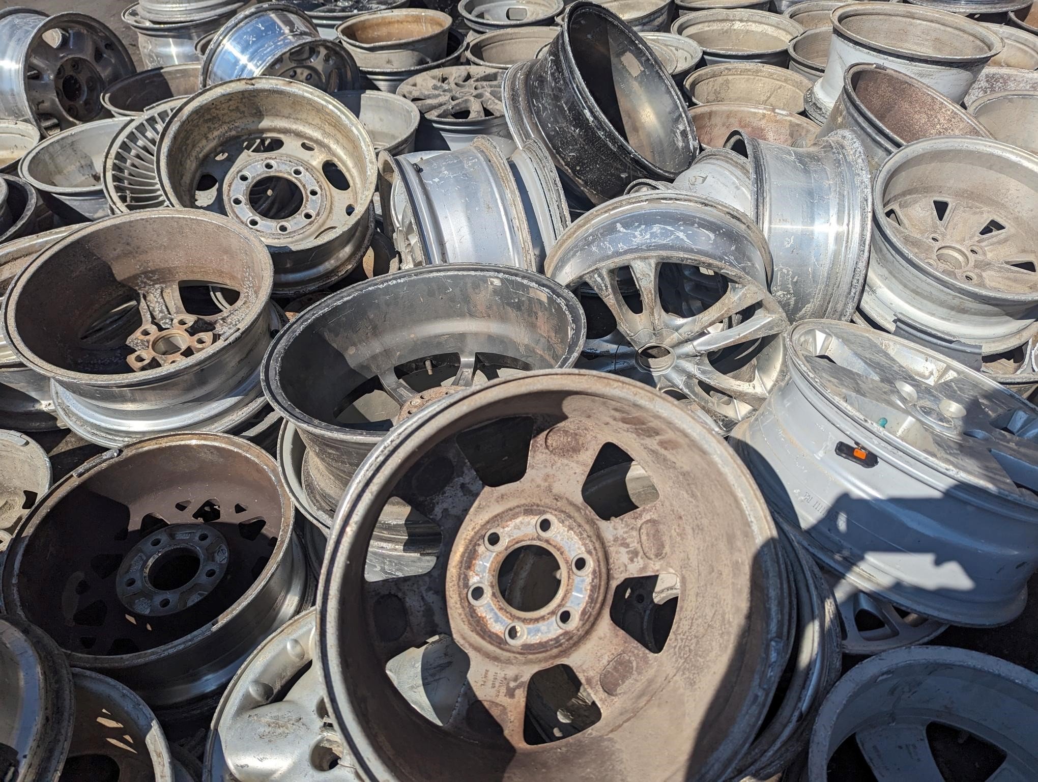 Scrap Metal Buyers Calgary, Medicine Hat & Sundre | Recon Metal