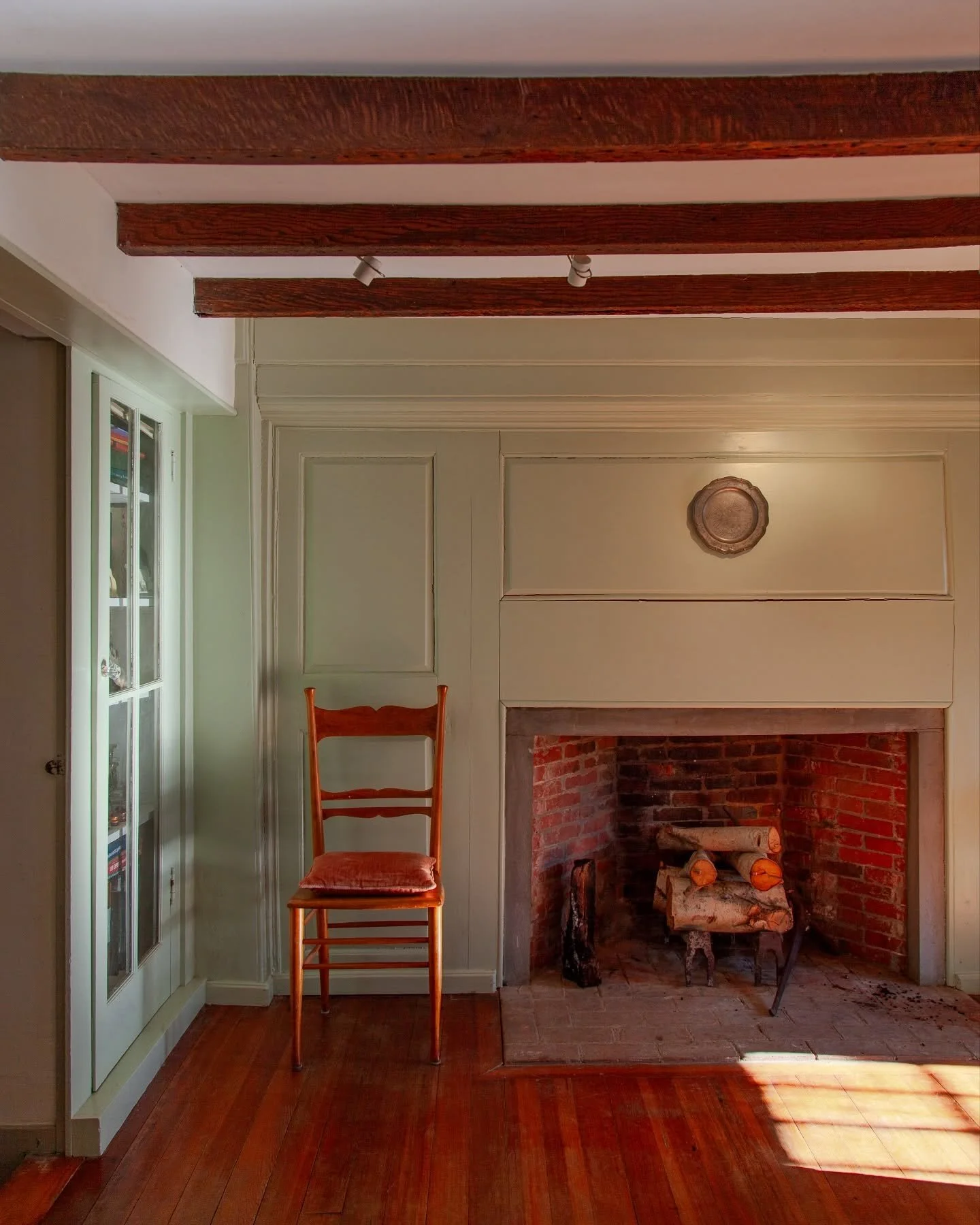 Simple views ❤️ #historichome #capecodliving #livingroom #oldhouselove